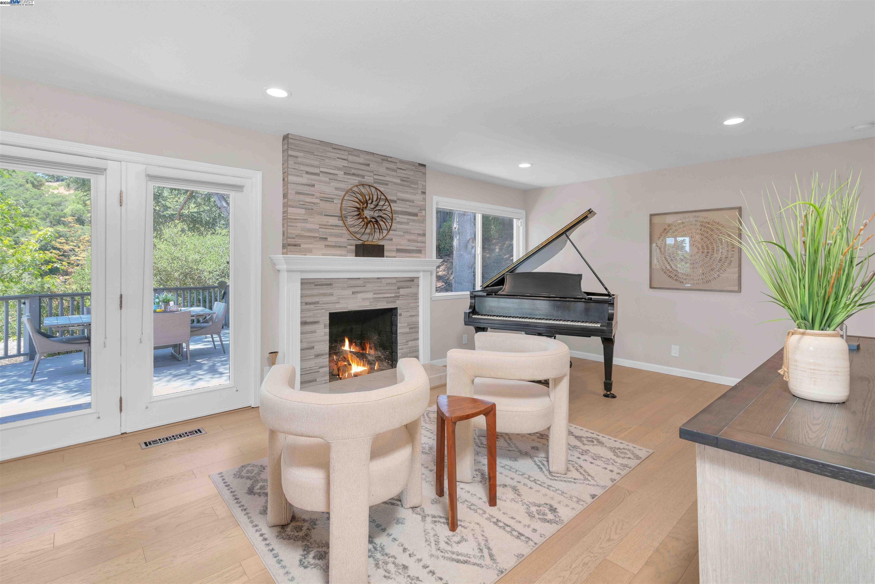 Detail Gallery Image 14 of 47 For 5582 Trailside Ct, Castro Valley,  CA 94552 - 5 Beds | 3 Baths