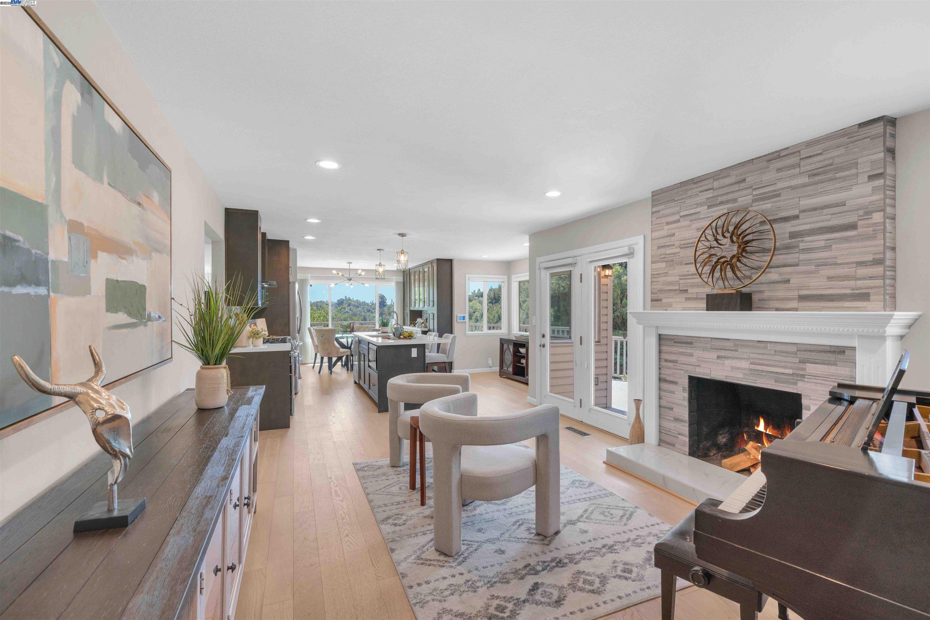 Detail Gallery Image 15 of 47 For 5582 Trailside Ct, Castro Valley,  CA 94552 - 5 Beds | 3 Baths