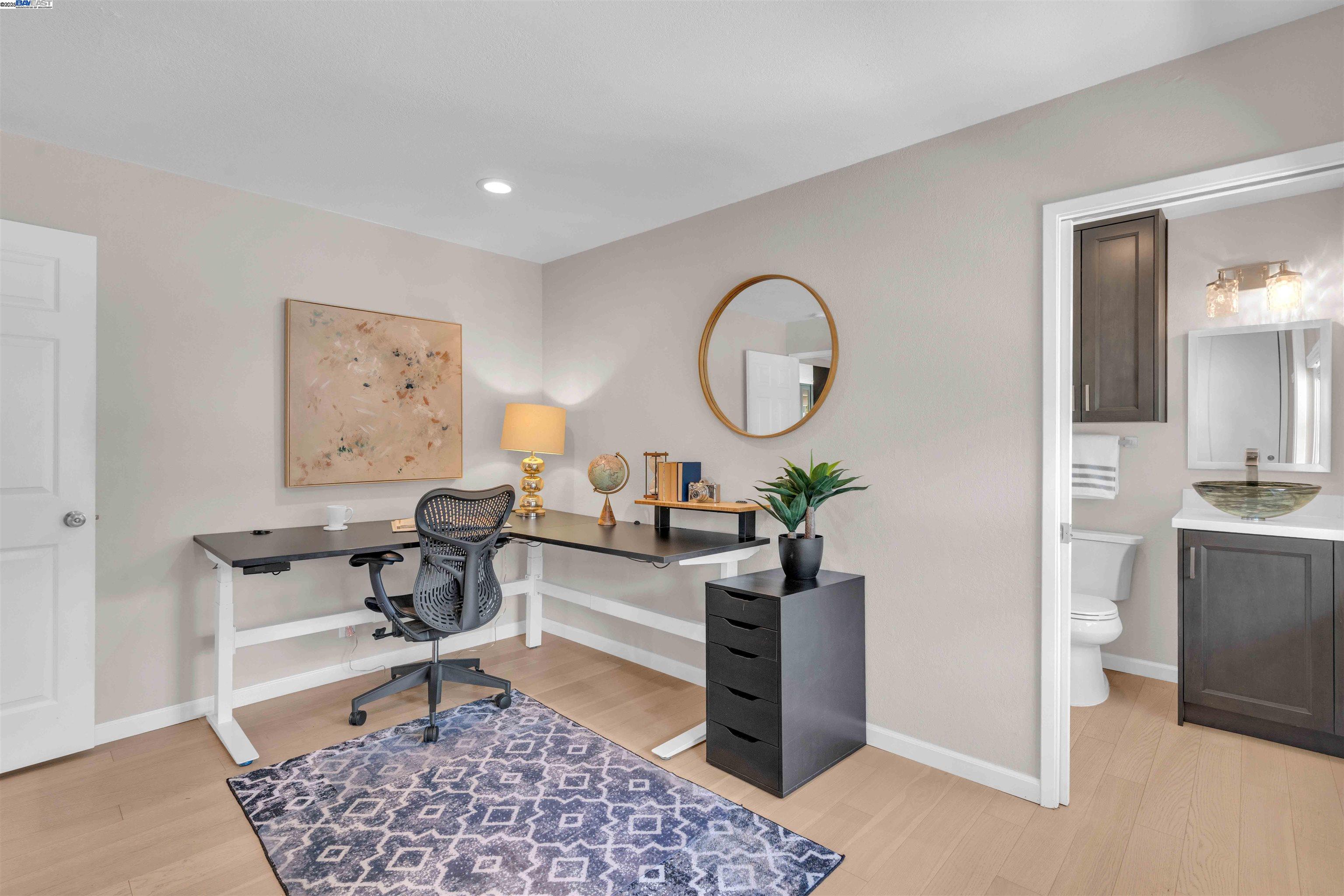 Detail Gallery Image 17 of 47 For 5582 Trailside Ct, Castro Valley,  CA 94552 - 5 Beds | 3 Baths