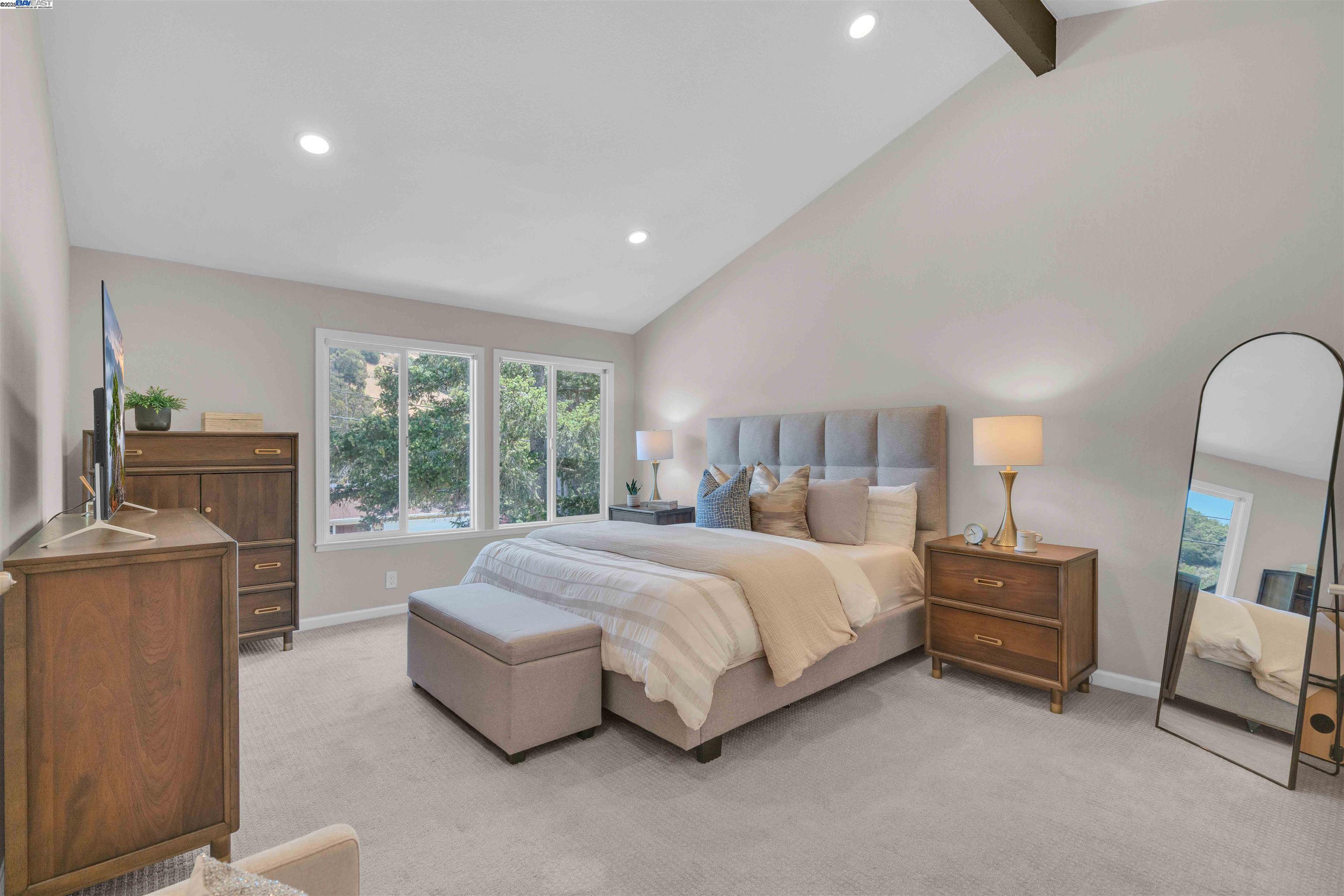 Detail Gallery Image 21 of 47 For 5582 Trailside Ct, Castro Valley,  CA 94552 - 5 Beds | 3 Baths
