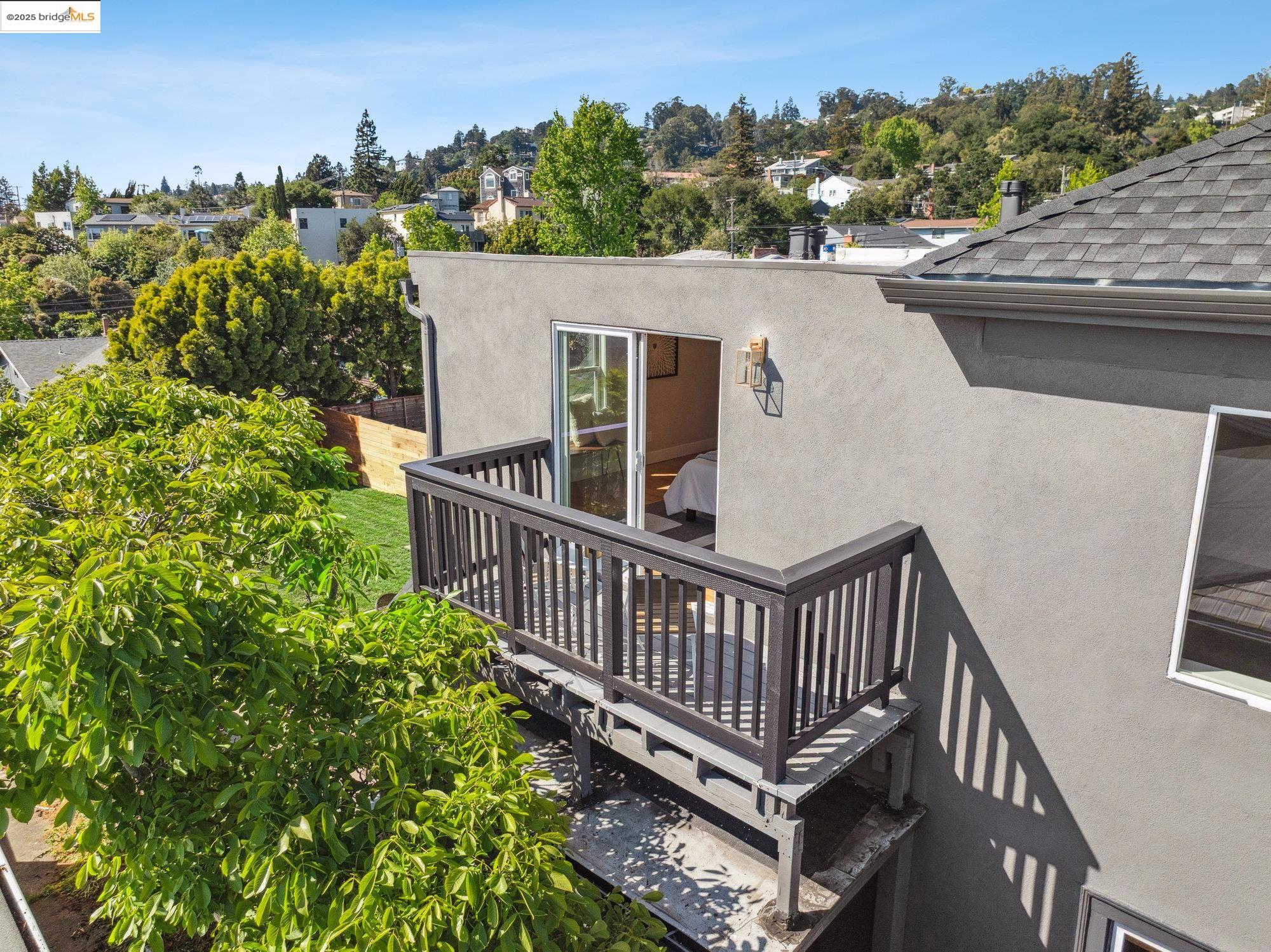 Detail Gallery Image 36 of 56 For 4015 Rhoda Ave, Oakland,  CA 94602 - 4 Beds | 3 Baths