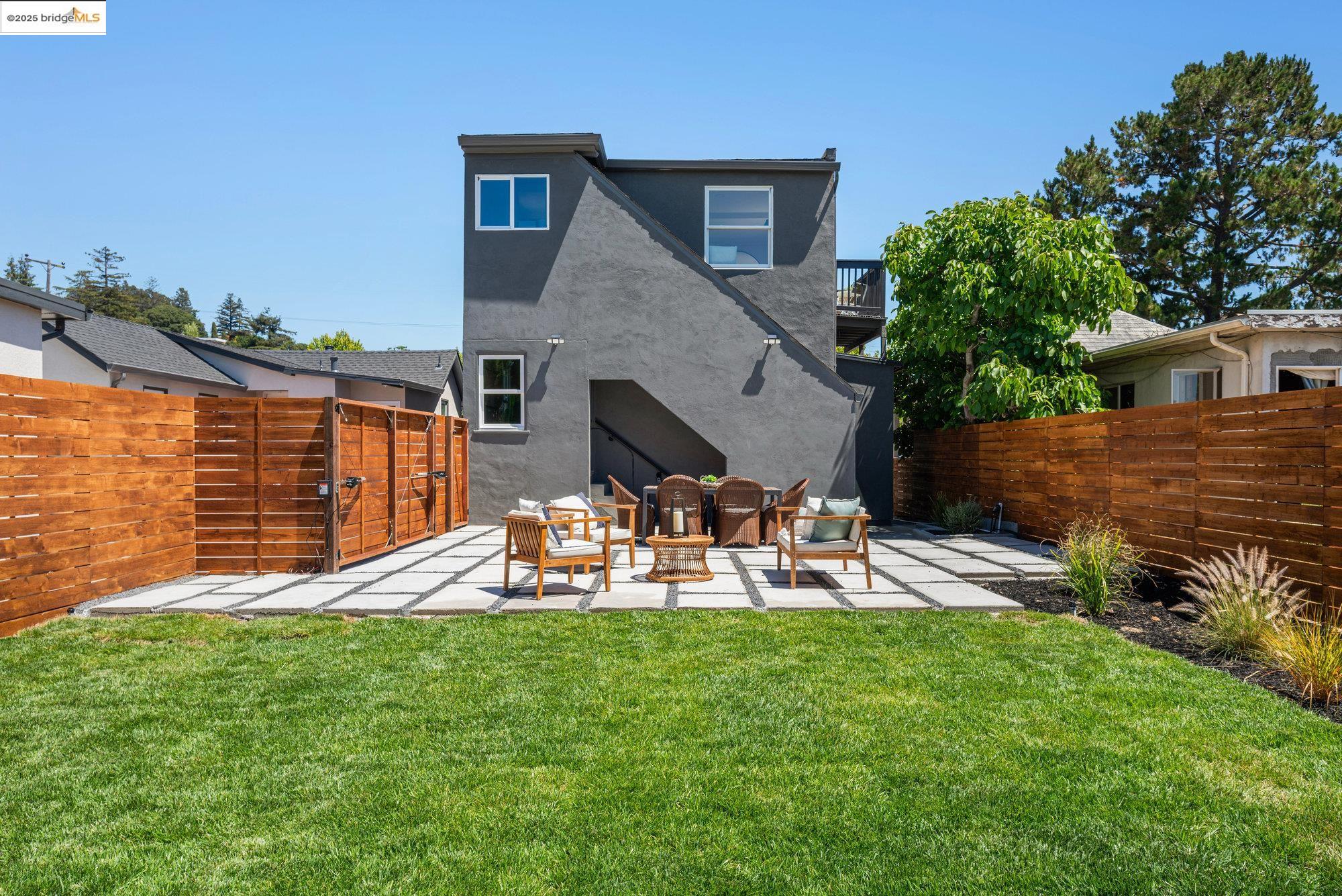 Detail Gallery Image 51 of 56 For 4015 Rhoda Ave, Oakland,  CA 94602 - 4 Beds | 3 Baths