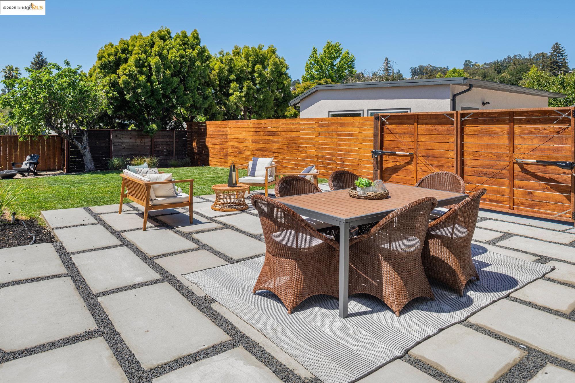 Detail Gallery Image 53 of 56 For 4015 Rhoda Ave, Oakland,  CA 94602 - 4 Beds | 3 Baths