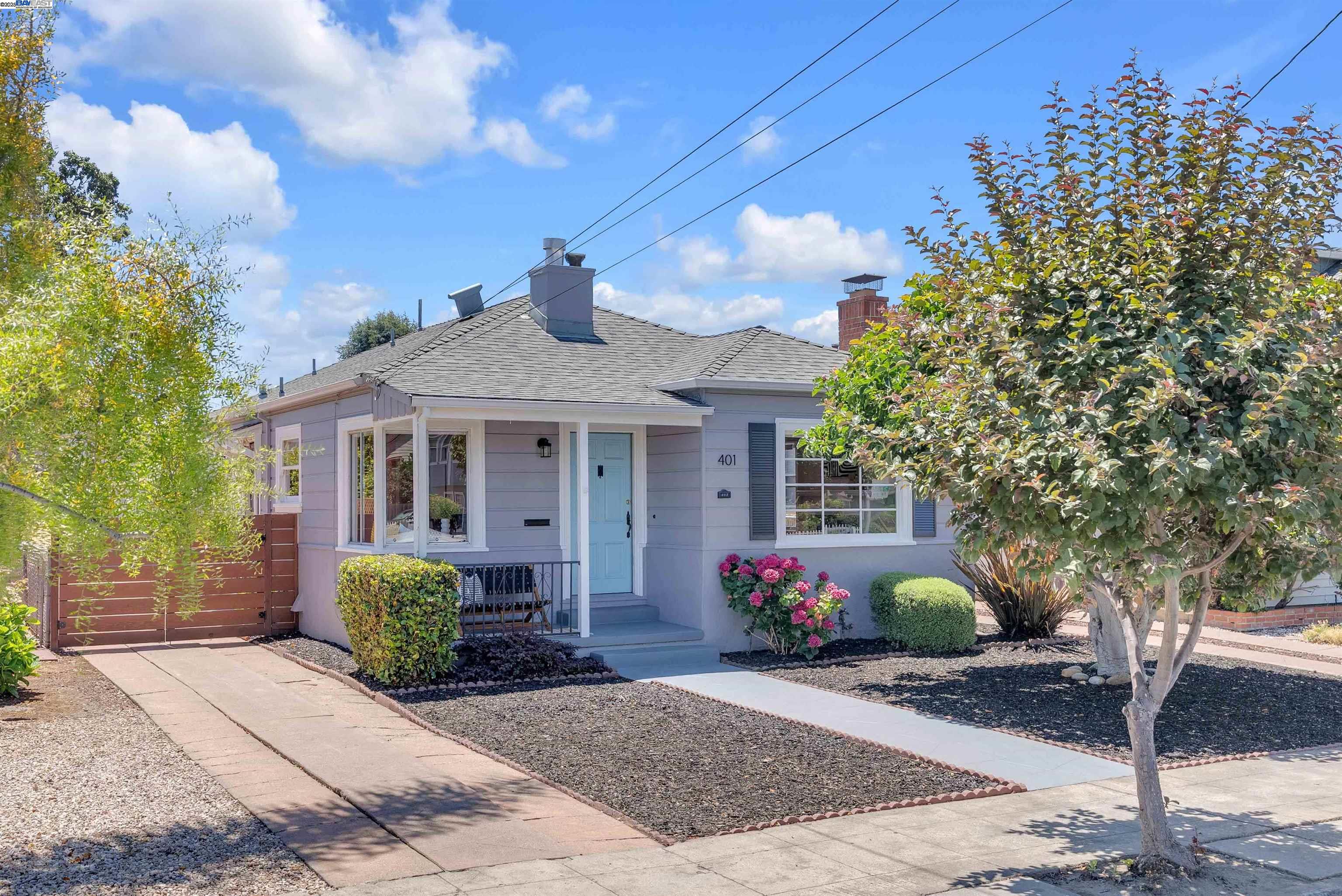 Detail Gallery Image 2 of 39 For 401 Dolores Ave, San Leandro,  CA 94577 - 2 Beds | 1 Baths