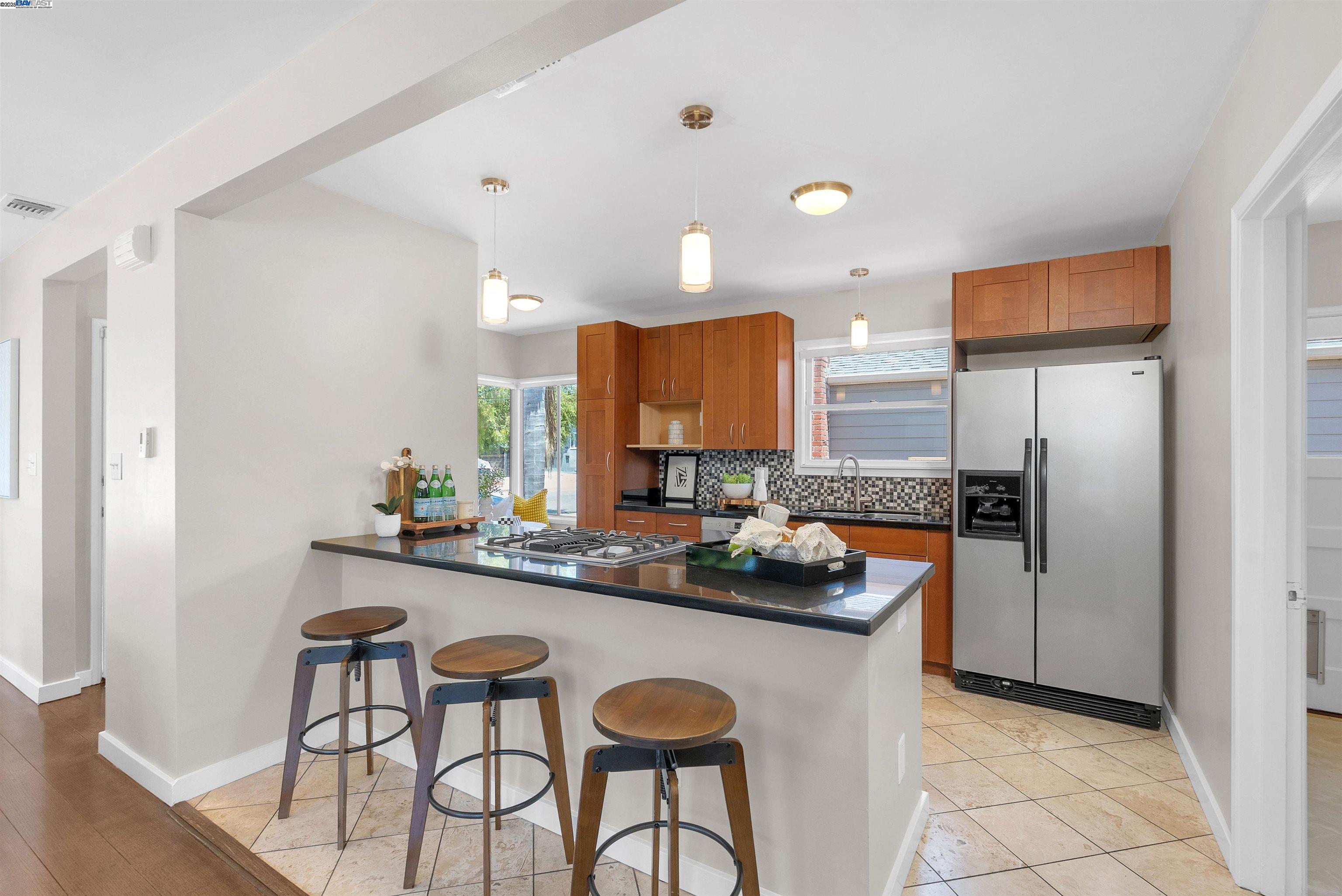 Detail Gallery Image 11 of 39 For 401 Dolores Ave, San Leandro,  CA 94577 - 2 Beds | 1 Baths
