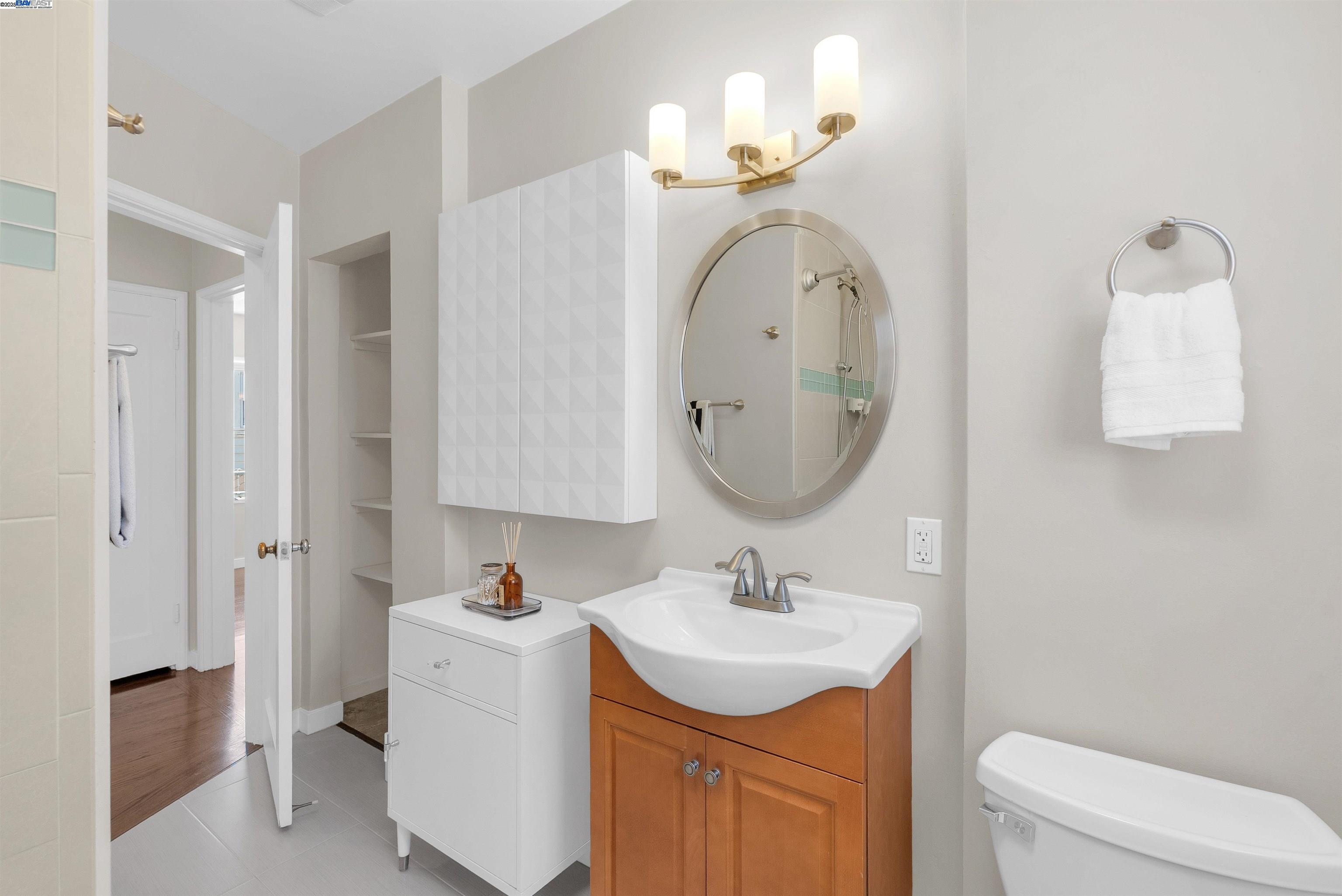 Detail Gallery Image 18 of 39 For 401 Dolores Ave, San Leandro,  CA 94577 - 2 Beds | 1 Baths