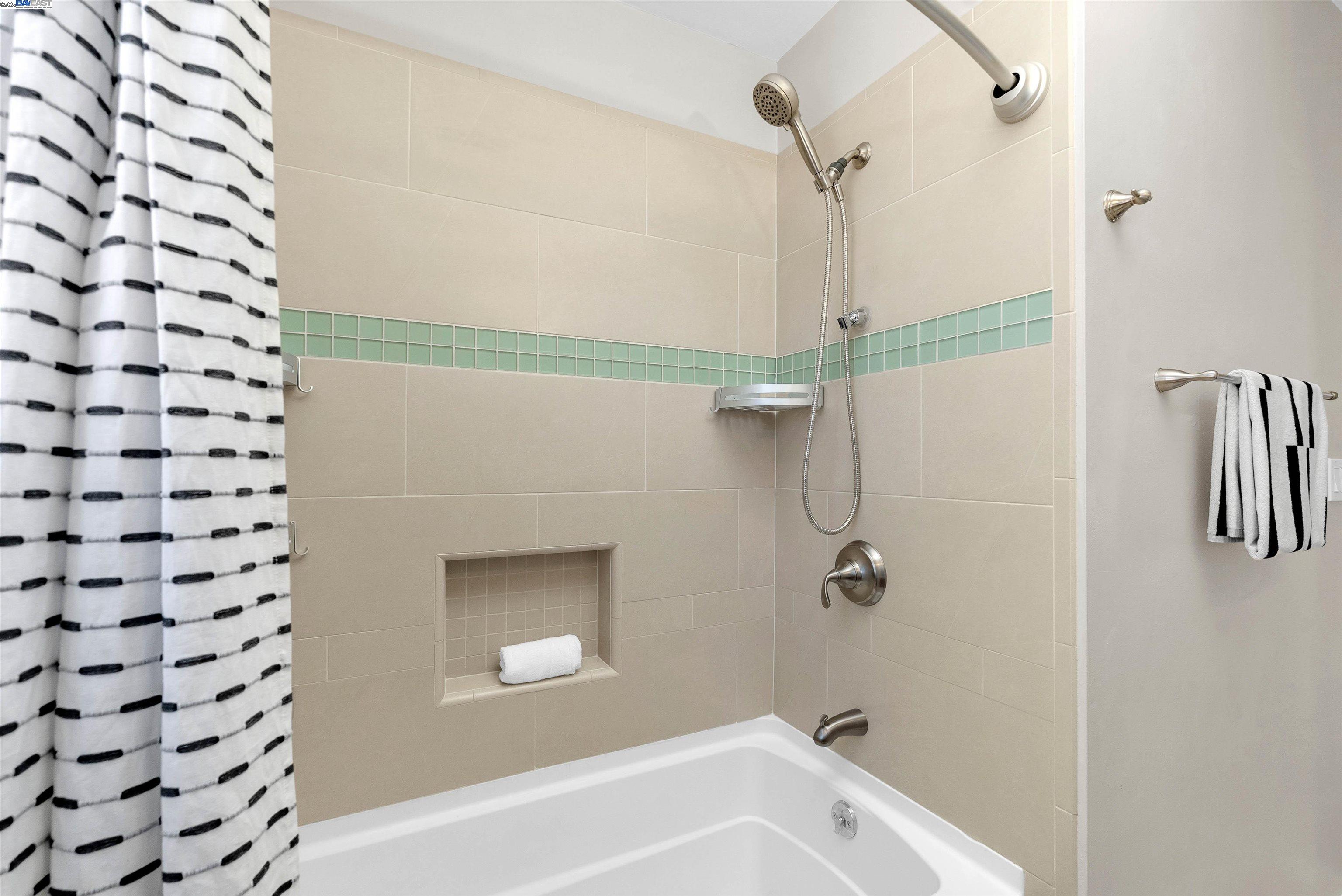 Detail Gallery Image 20 of 39 For 401 Dolores Ave, San Leandro,  CA 94577 - 2 Beds | 1 Baths