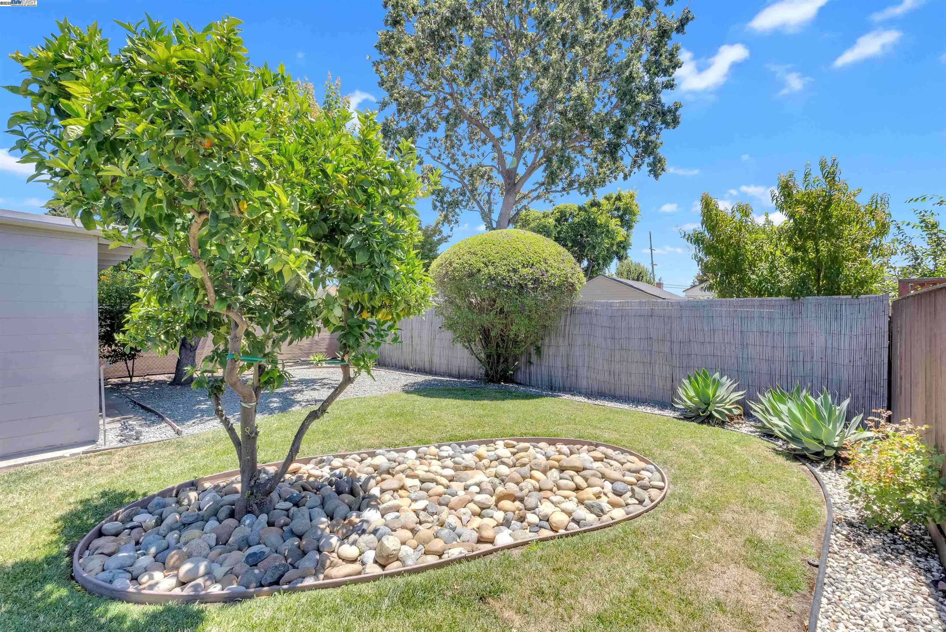 Detail Gallery Image 30 of 39 For 401 Dolores Ave, San Leandro,  CA 94577 - 2 Beds | 1 Baths