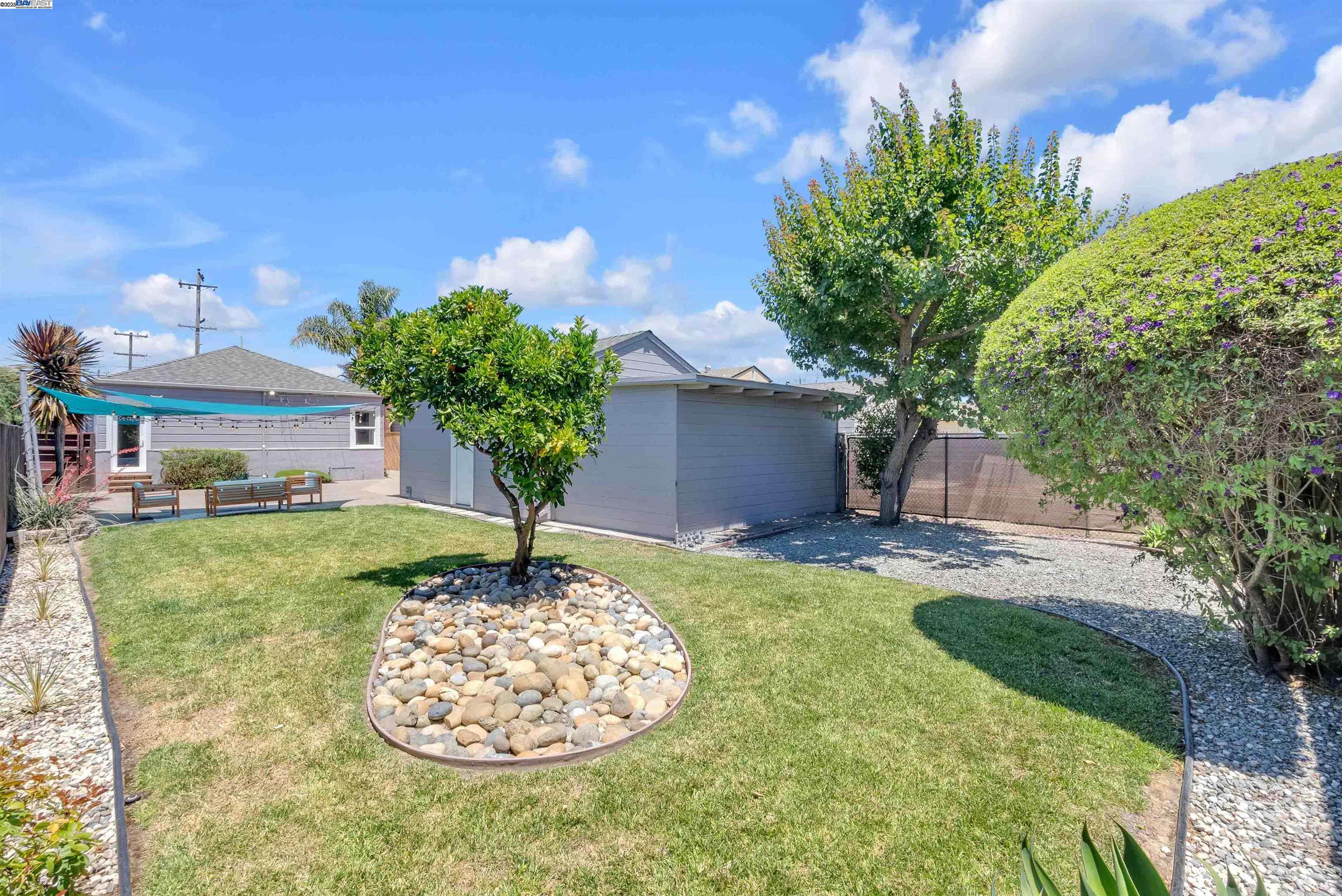 Detail Gallery Image 31 of 39 For 401 Dolores Ave, San Leandro,  CA 94577 - 2 Beds | 1 Baths
