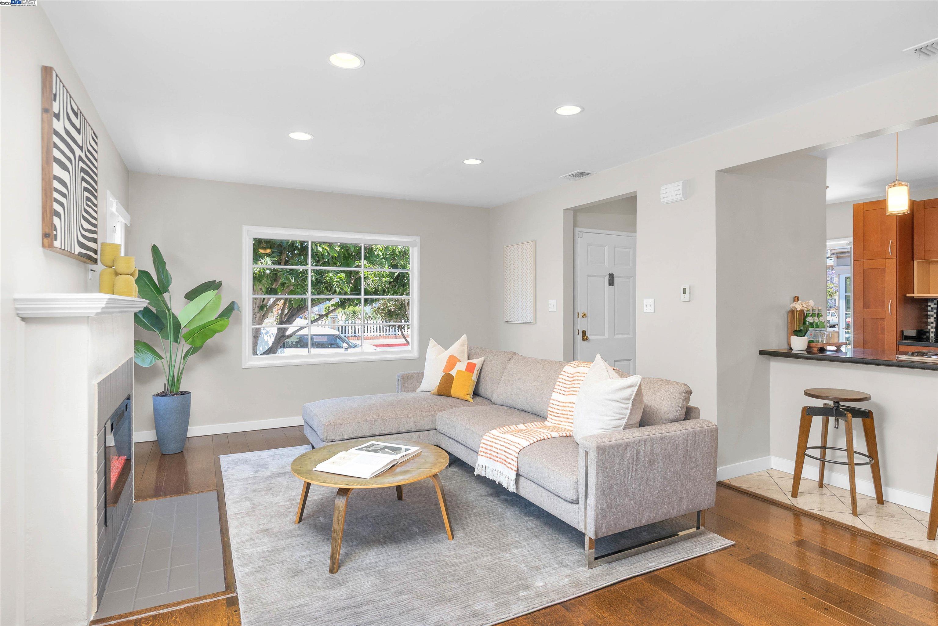 Detail Gallery Image 6 of 39 For 401 Dolores Ave, San Leandro,  CA 94577 - 2 Beds | 1 Baths