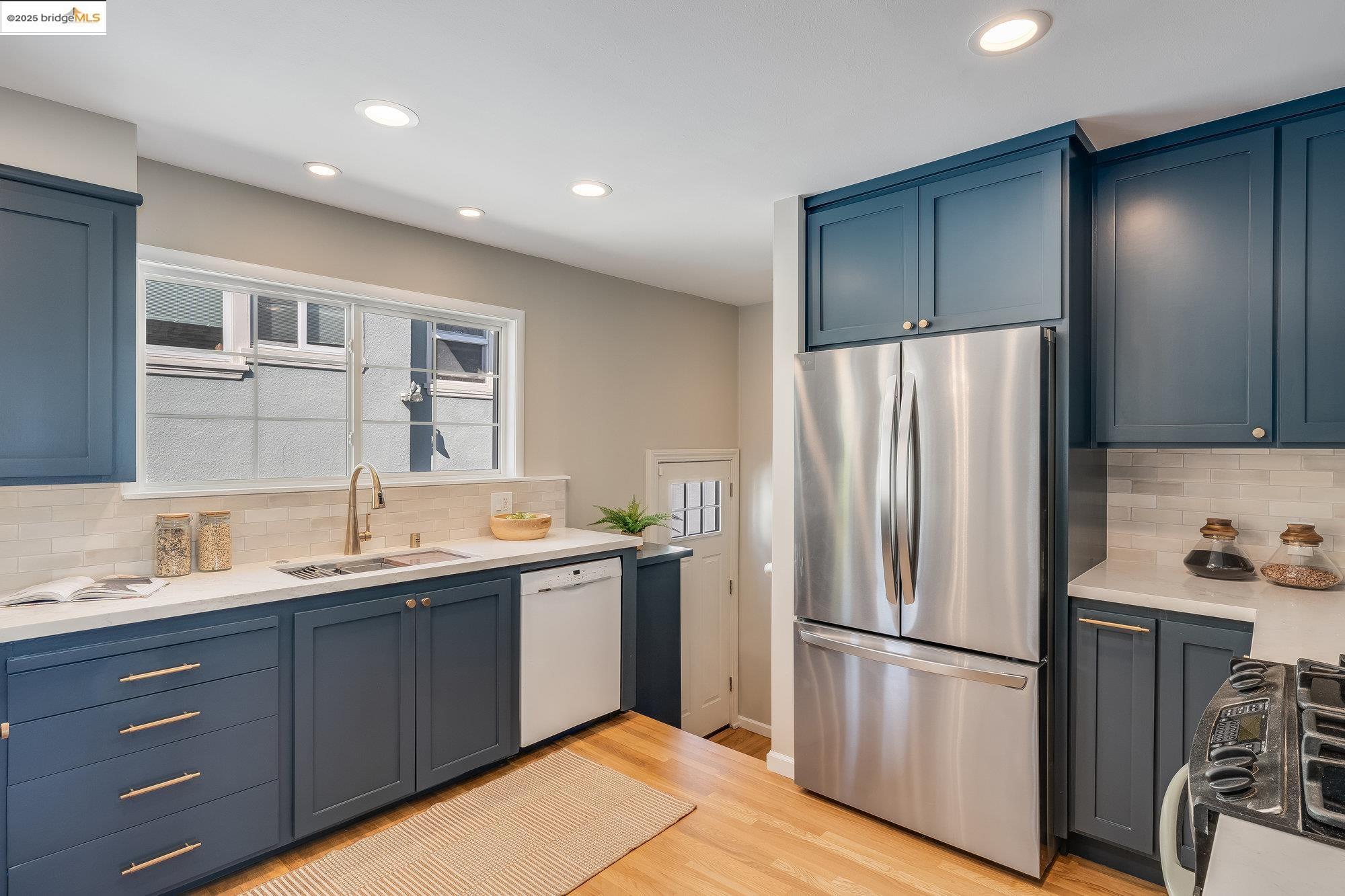 Detail Gallery Image 12 of 45 For 4626 San Sebastian Ave, Oakland,  CA 94602 - 4 Beds | 2 Baths