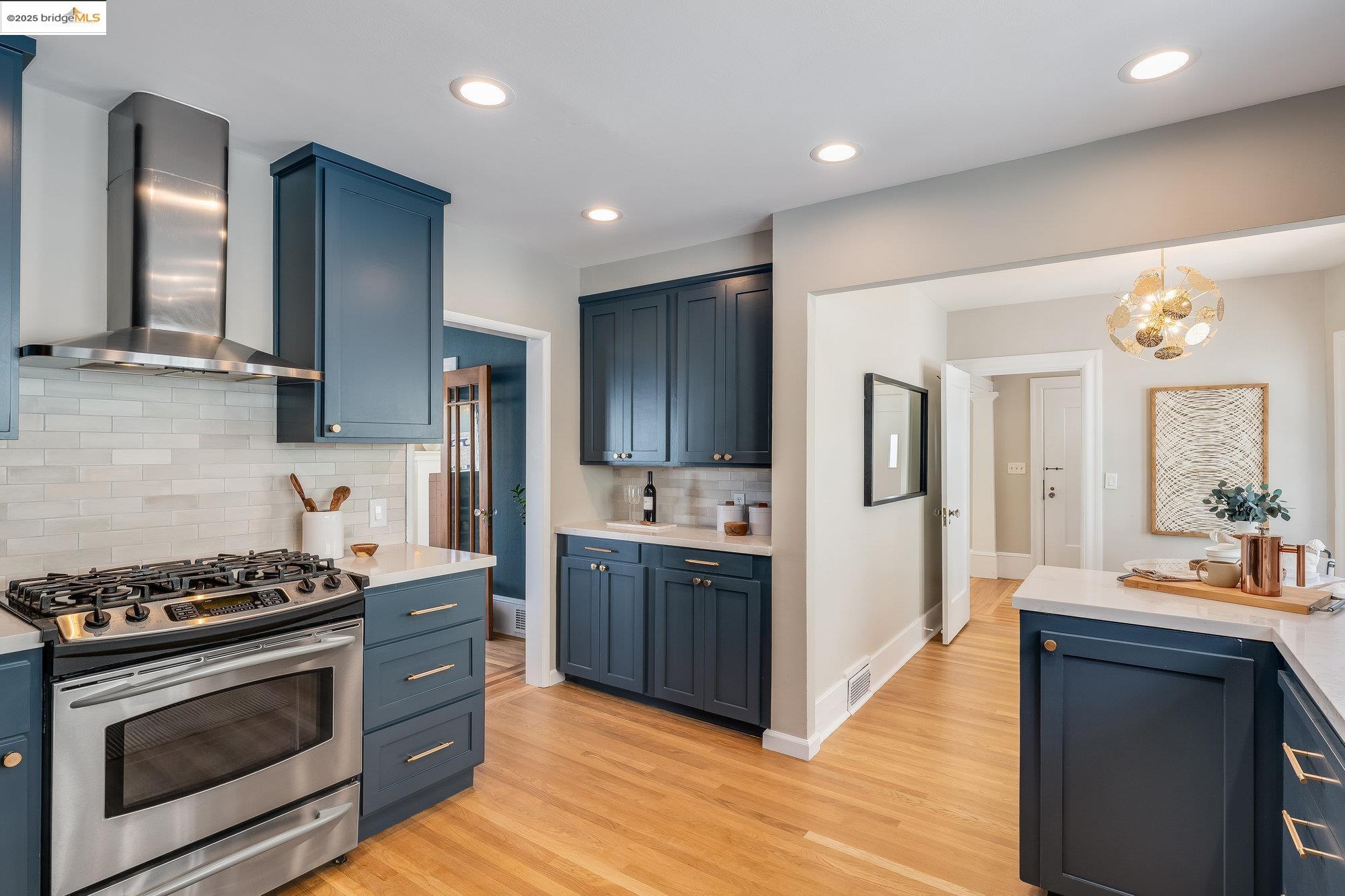 Detail Gallery Image 14 of 45 For 4626 San Sebastian Ave, Oakland,  CA 94602 - 4 Beds | 2 Baths
