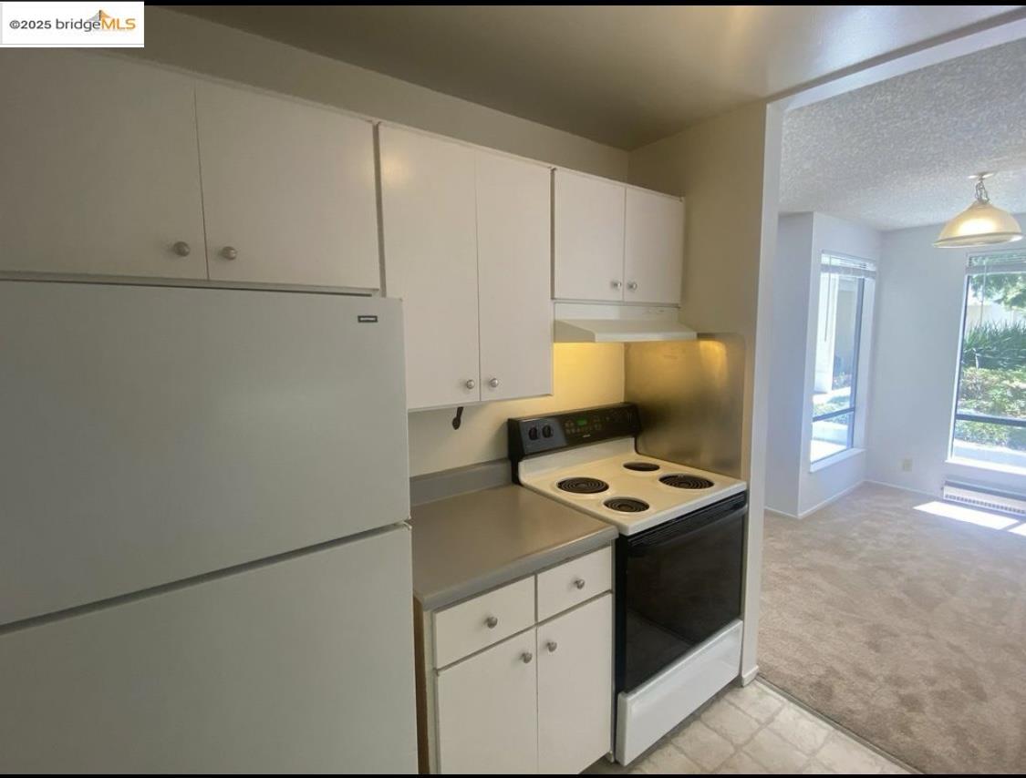 Detail Gallery Image 14 of 28 For 4 Admiral Dr #B233,  Emeryville,  CA 94608 - 1 Beds | 1 Baths