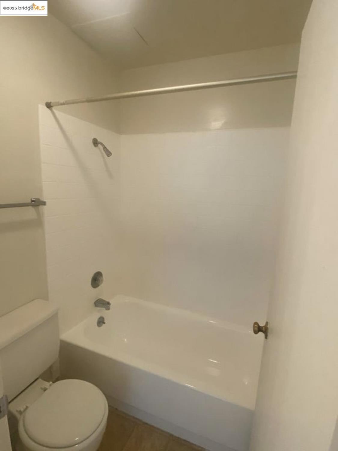 Detail Gallery Image 18 of 28 For 4 Admiral Dr #B233,  Emeryville,  CA 94608 - 1 Beds | 1 Baths