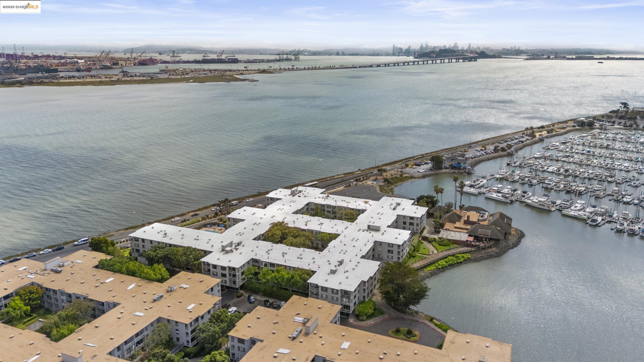 Detail Gallery Image 25 of 28 For 4 Admiral Dr #B233,  Emeryville,  CA 94608 - 1 Beds | 1 Baths