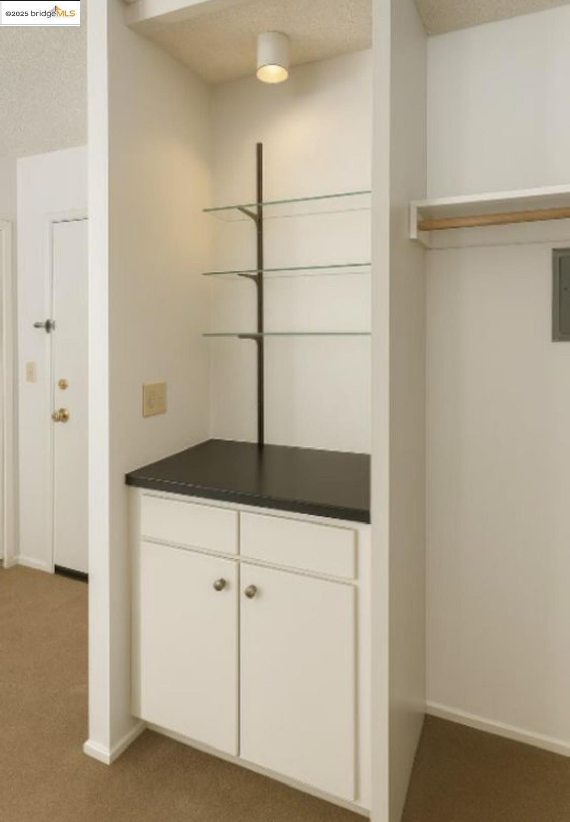 Detail Gallery Image 3 of 28 For 4 Admiral Dr #B233,  Emeryville,  CA 94608 - 1 Beds | 1 Baths