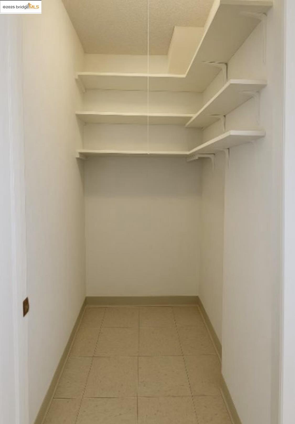 Detail Gallery Image 6 of 28 For 4 Admiral Dr #B233,  Emeryville,  CA 94608 - 1 Beds | 1 Baths
