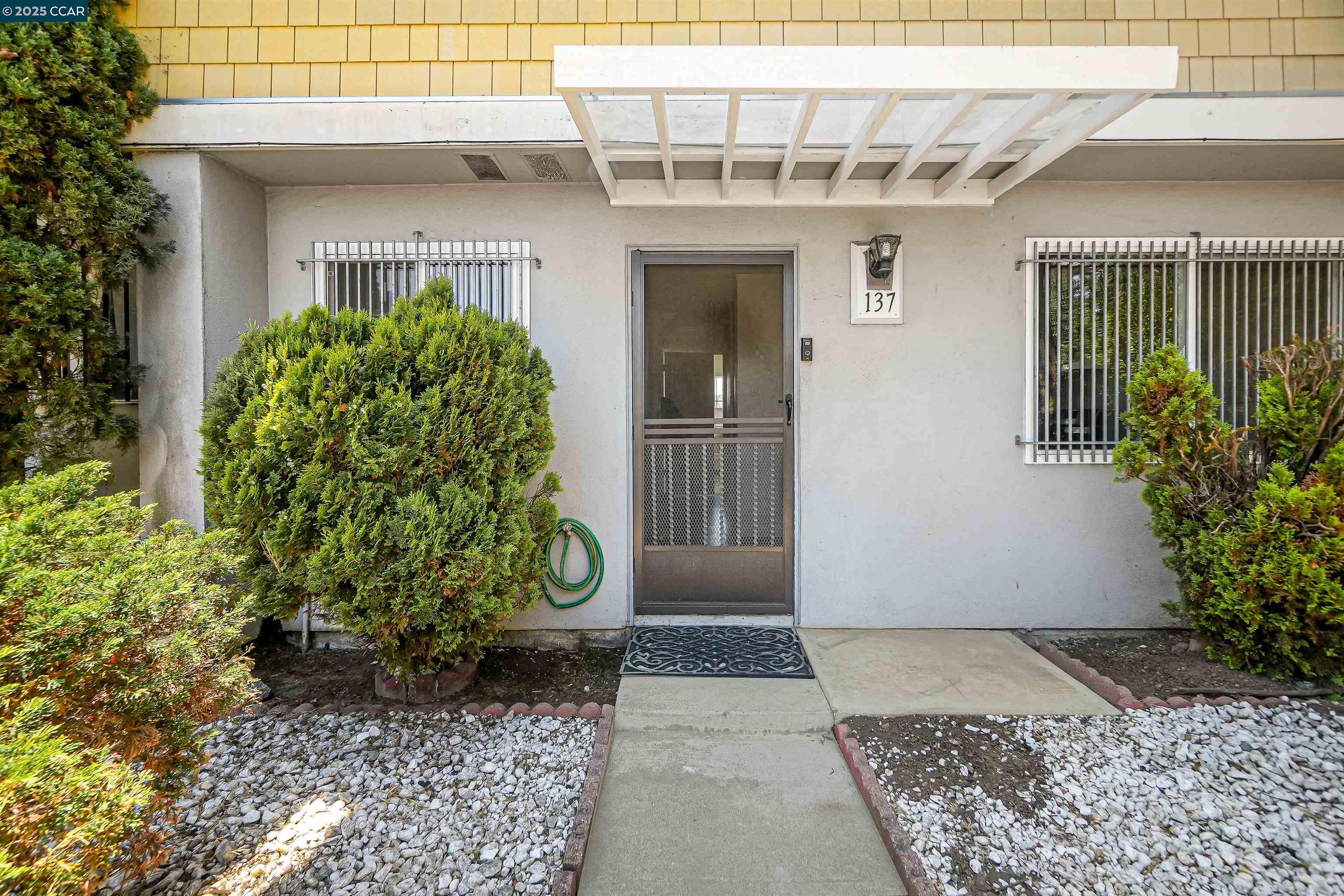 Detail Gallery Image 1 of 50 For 137 Nautilus Ct #82,  San Francisco,  CA 94124 - 3 Beds | 3 Baths