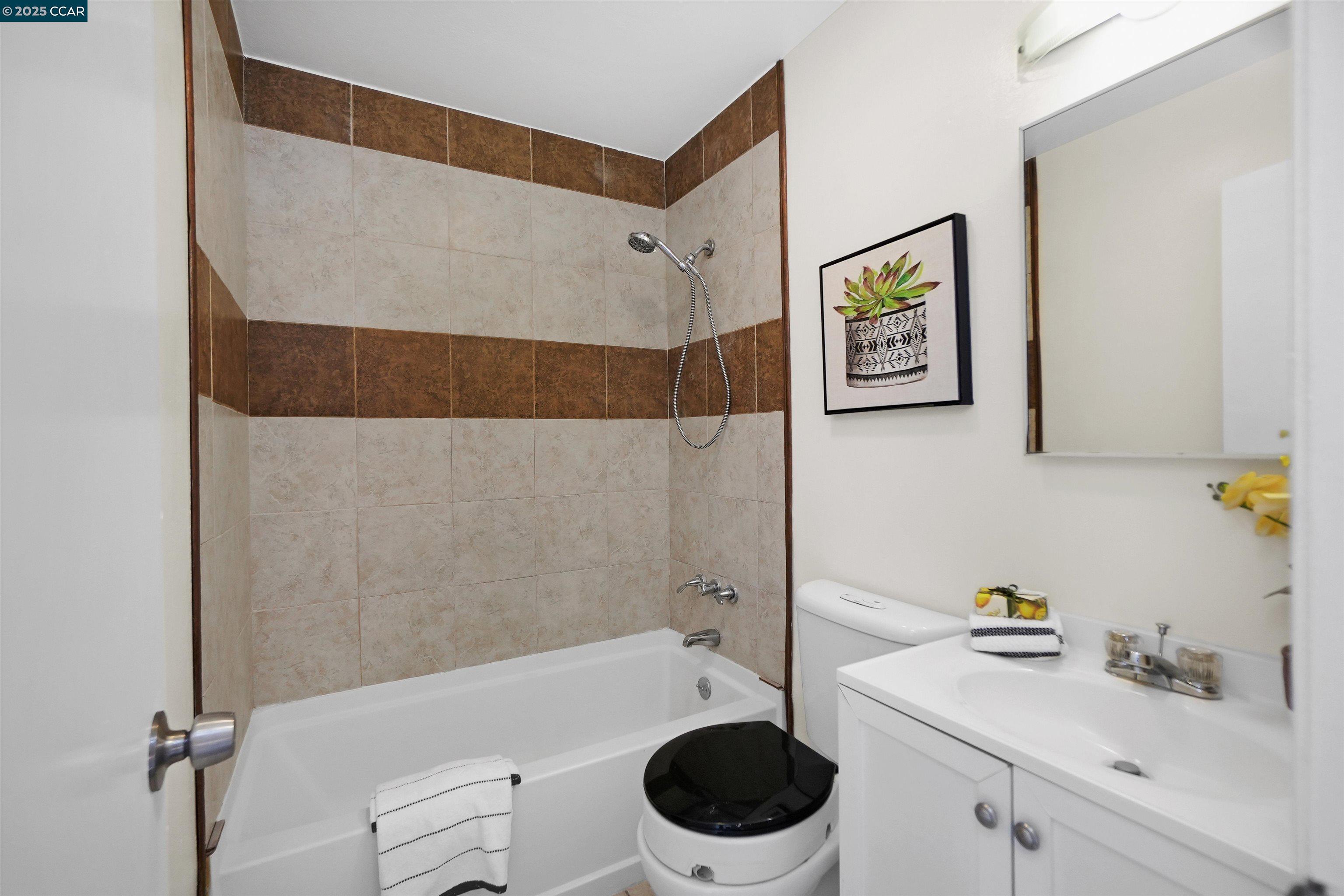 Detail Gallery Image 37 of 50 For 137 Nautilus Ct #82,  San Francisco,  CA 94124 - 3 Beds | 3 Baths