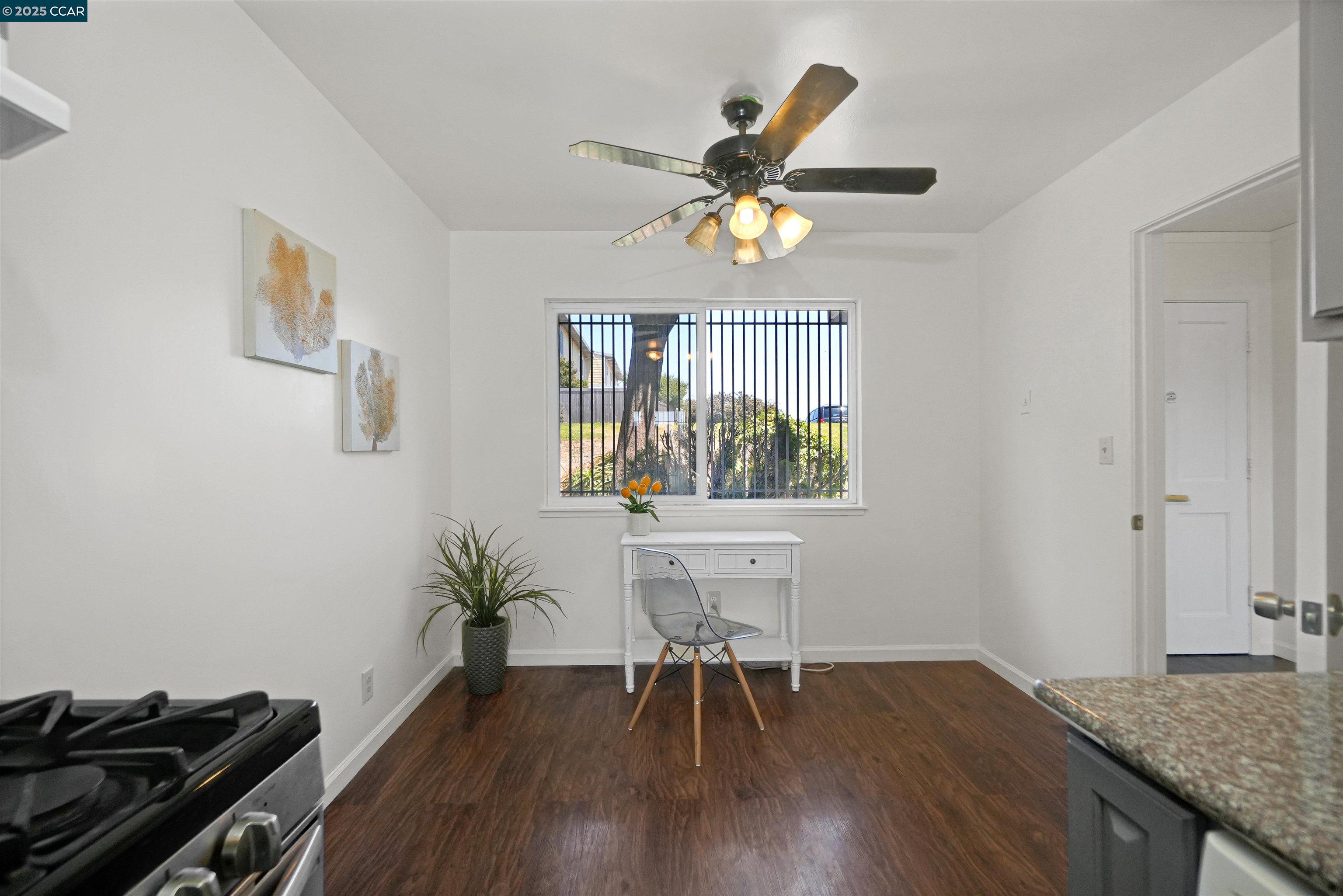 Detail Gallery Image 5 of 50 For 137 Nautilus Ct #82,  San Francisco,  CA 94124 - 3 Beds | 3 Baths