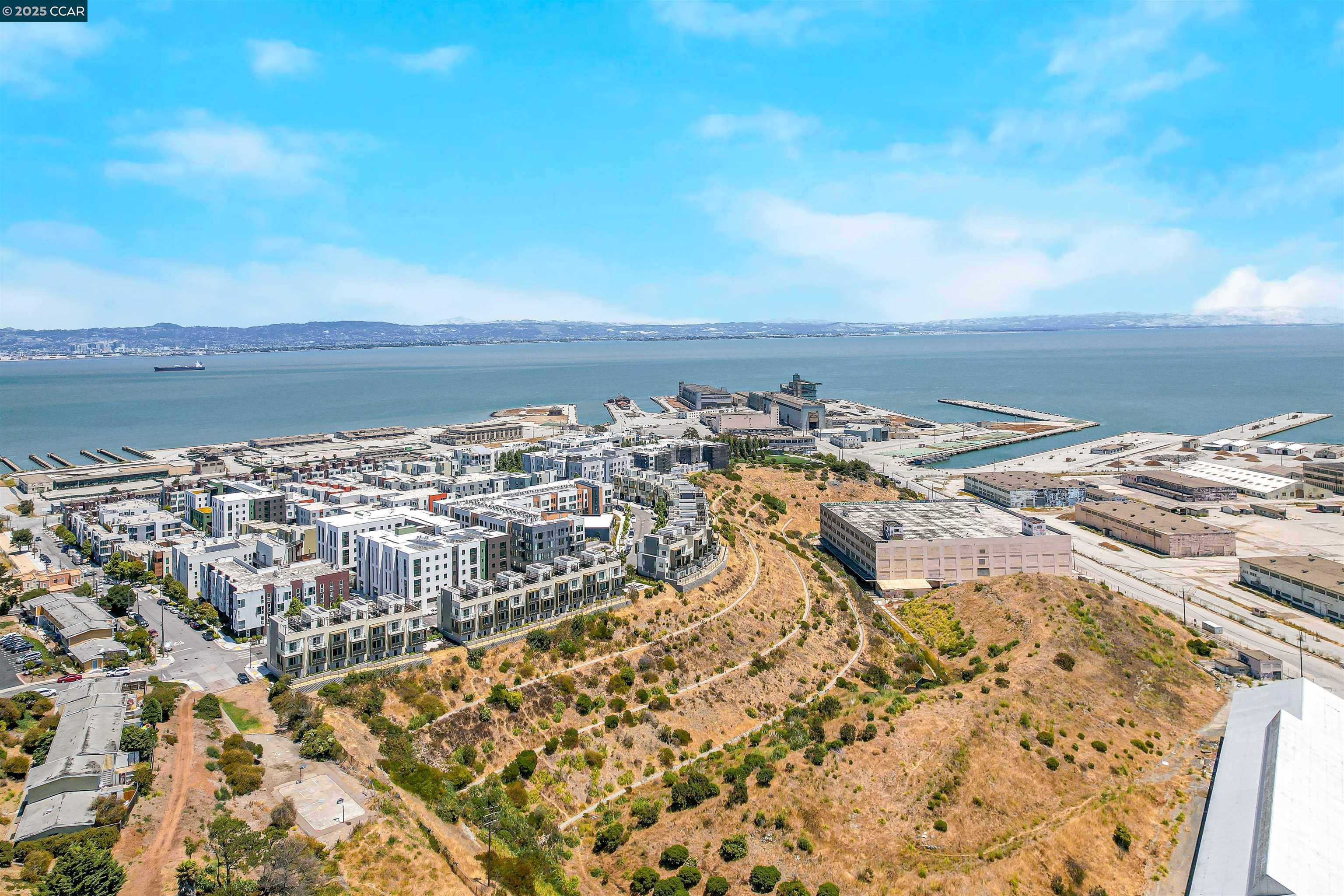 Detail Gallery Image 43 of 50 For 137 Nautilus Ct #82,  San Francisco,  CA 94124 - 3 Beds | 3 Baths