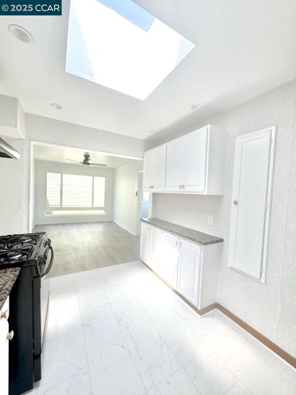 Detail Gallery Image 10 of 28 For 786 Colby St, San Francisco,  CA 94134 - 4 Beds | 2 Baths