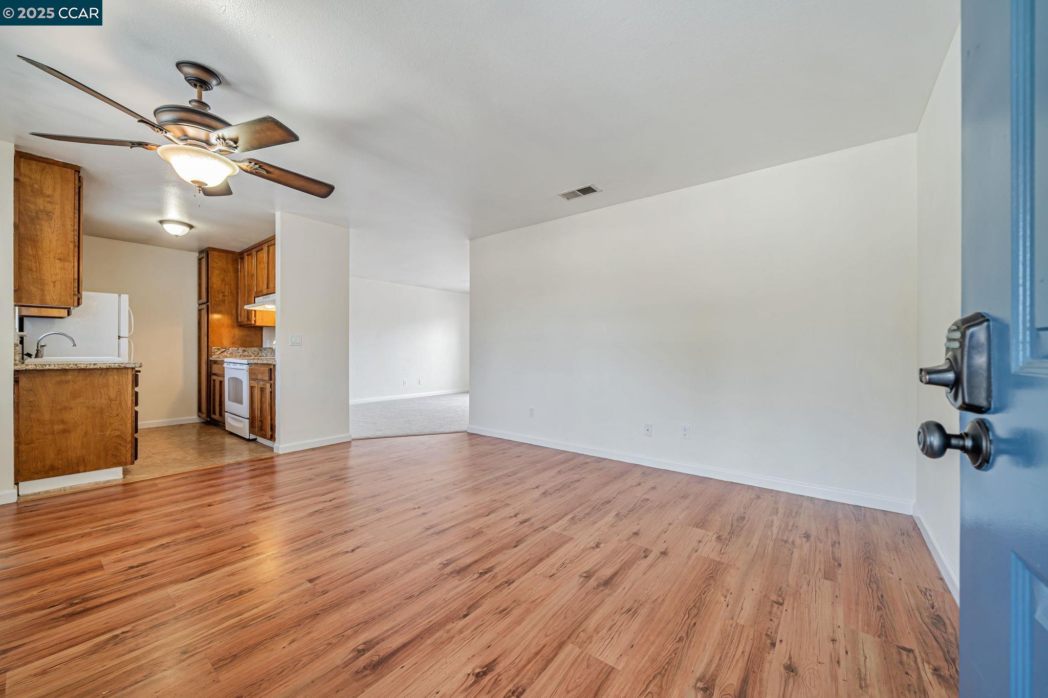 Photo #6: 41104929 Listing 
