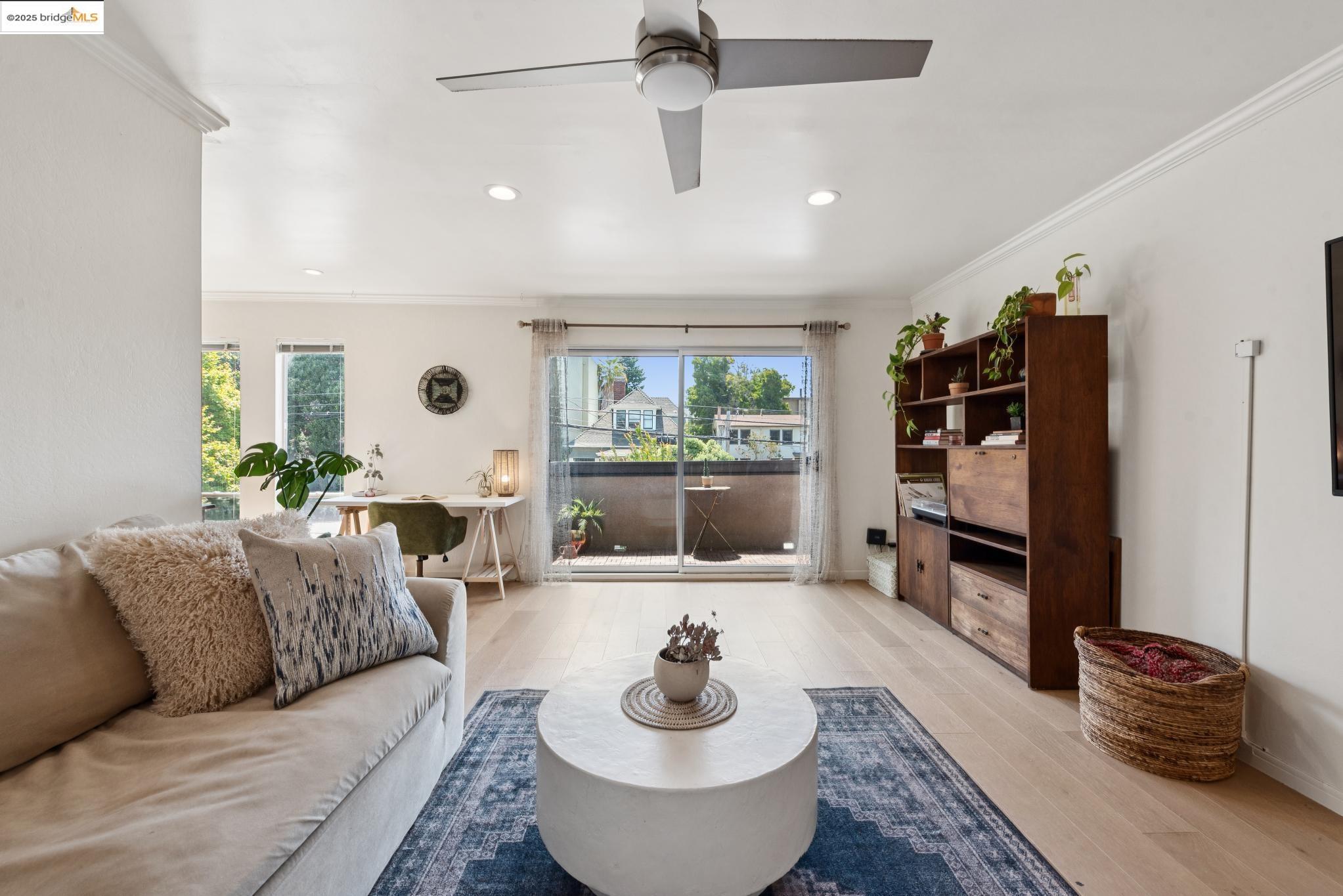 Detail Gallery Image 2 of 33 For 407 Orange St. #410,  Oakland,  CA 94610 - 1 Beds | 1 Baths