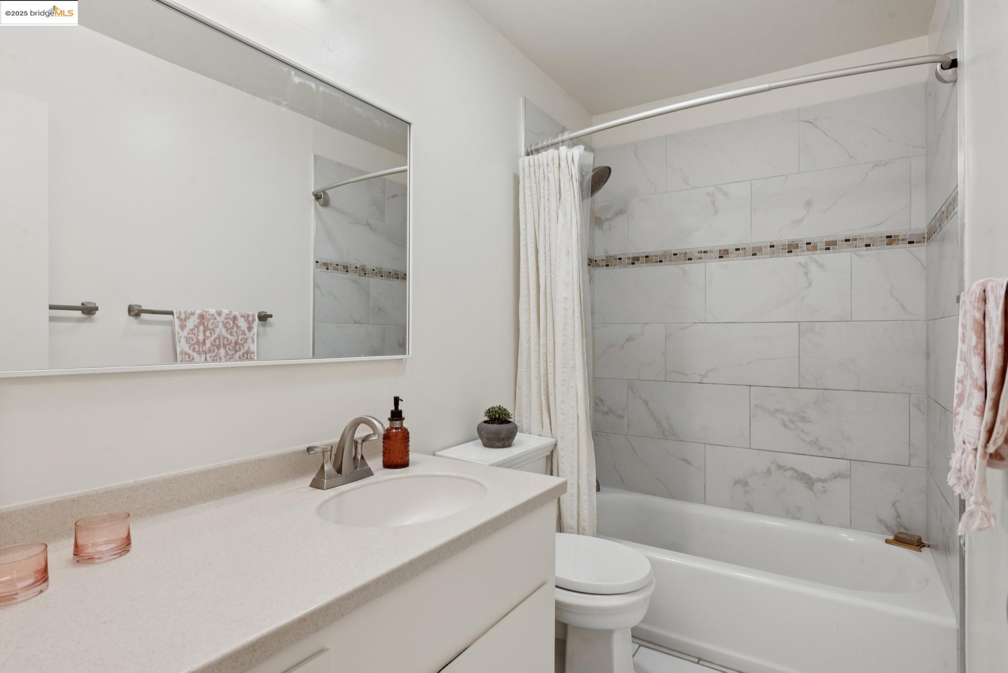 Detail Gallery Image 22 of 33 For 407 Orange St. #410,  Oakland,  CA 94610 - 1 Beds | 1 Baths