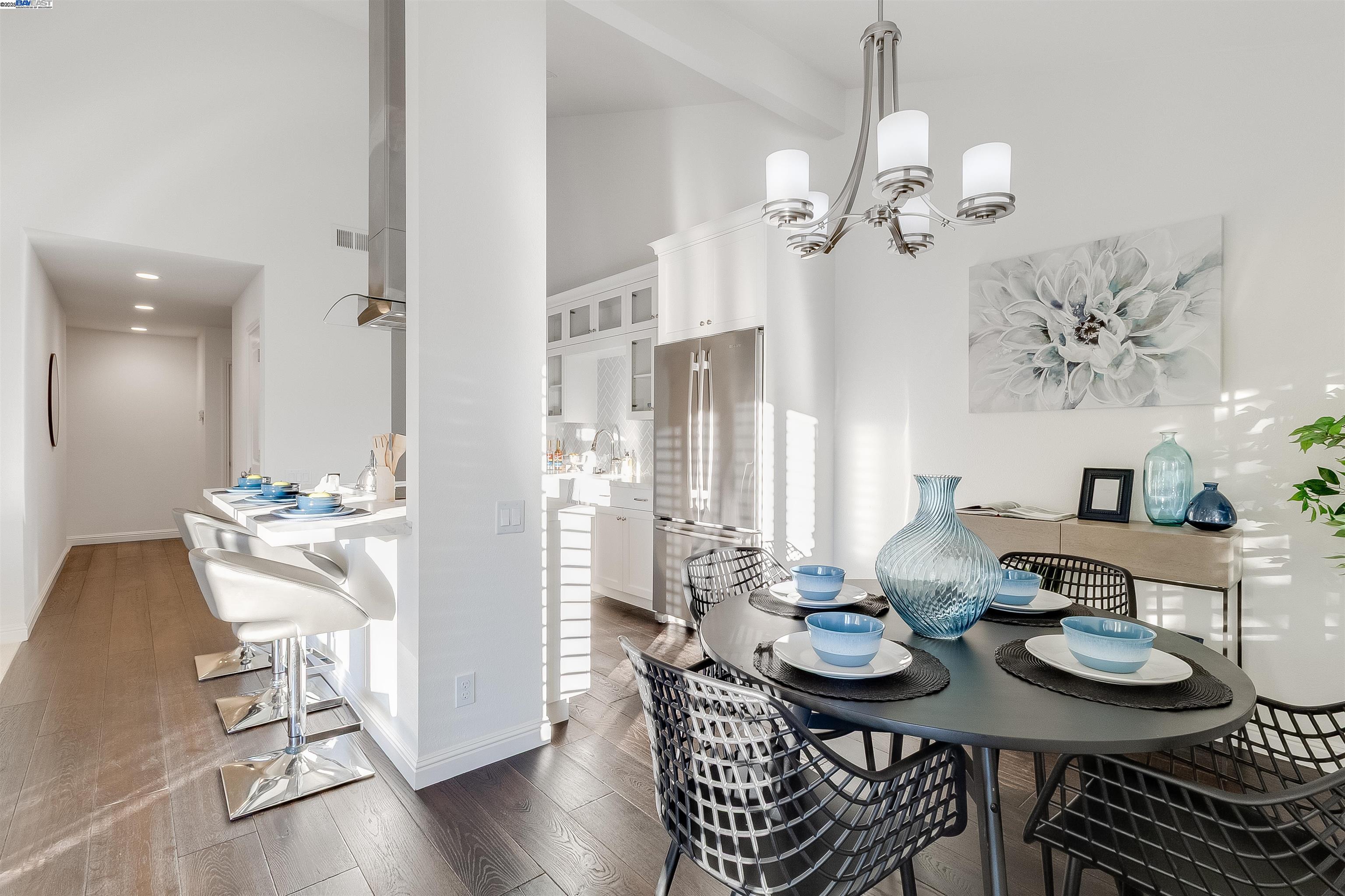 Detail Gallery Image 11 of 38 For 3387 Brittan Ave #9,  San Carlos,  CA 94070 - 3 Beds | 2 Baths