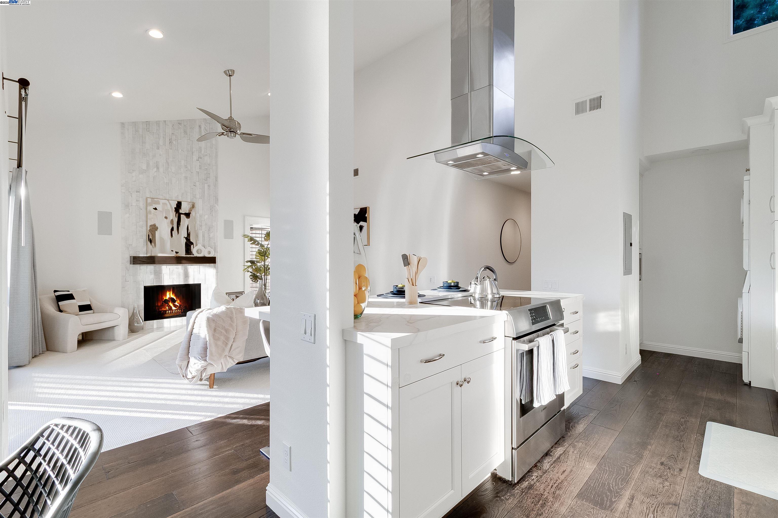 Detail Gallery Image 12 of 38 For 3387 Brittan Ave #9,  San Carlos,  CA 94070 - 3 Beds | 2 Baths