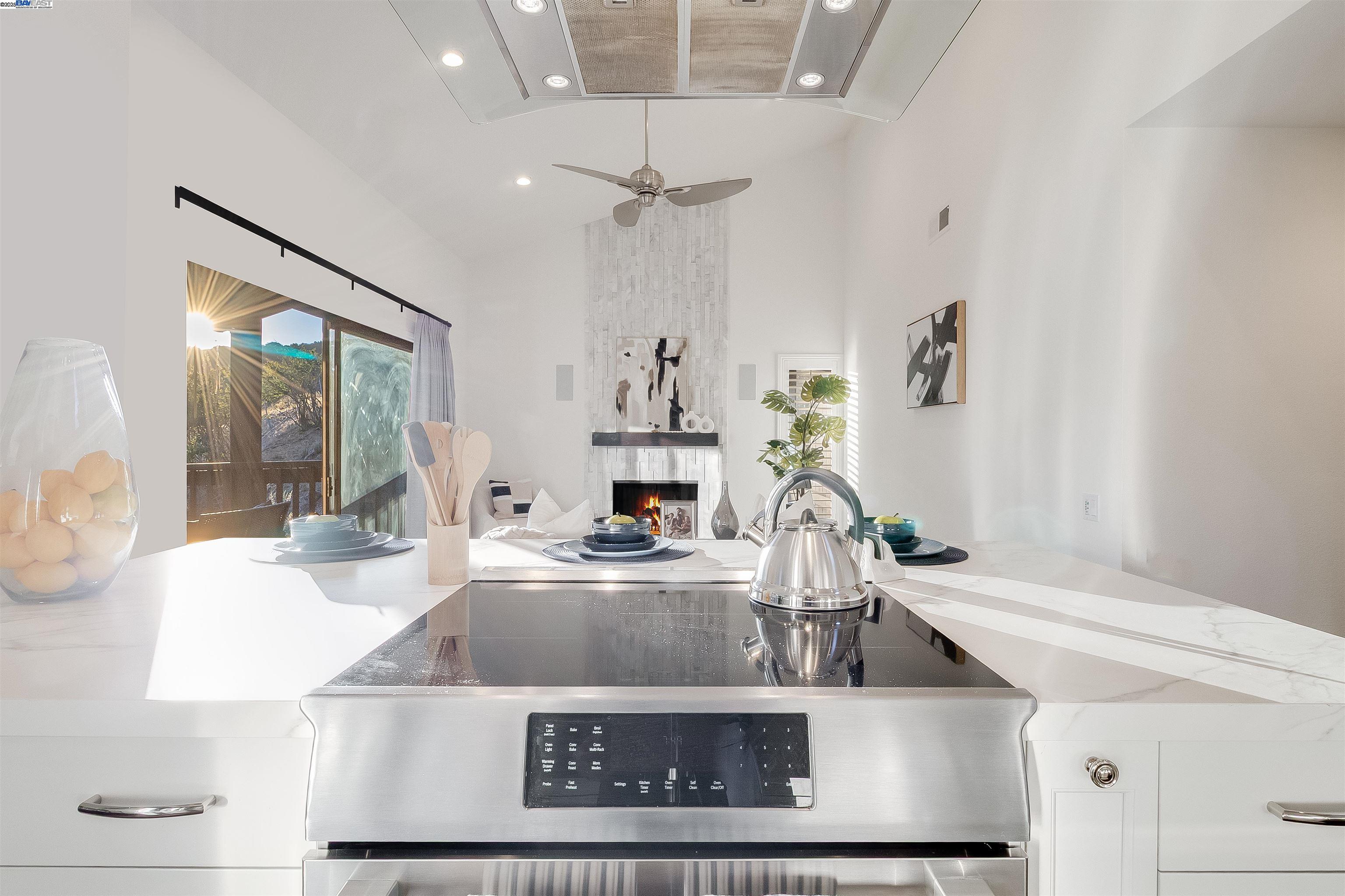 Detail Gallery Image 14 of 38 For 3387 Brittan Ave #9,  San Carlos,  CA 94070 - 3 Beds | 2 Baths