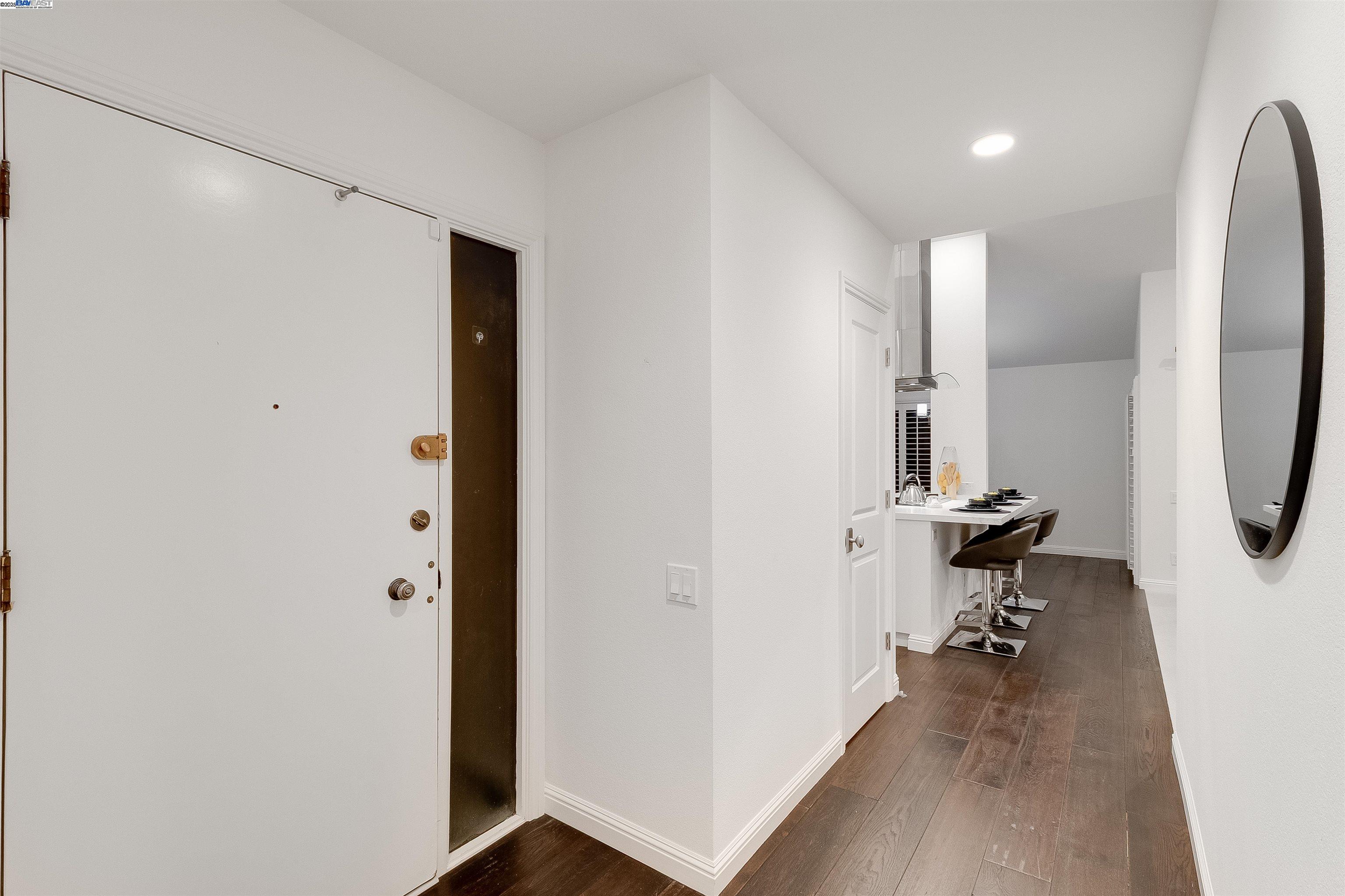 Detail Gallery Image 19 of 38 For 3387 Brittan Ave #9,  San Carlos,  CA 94070 - 3 Beds | 2 Baths