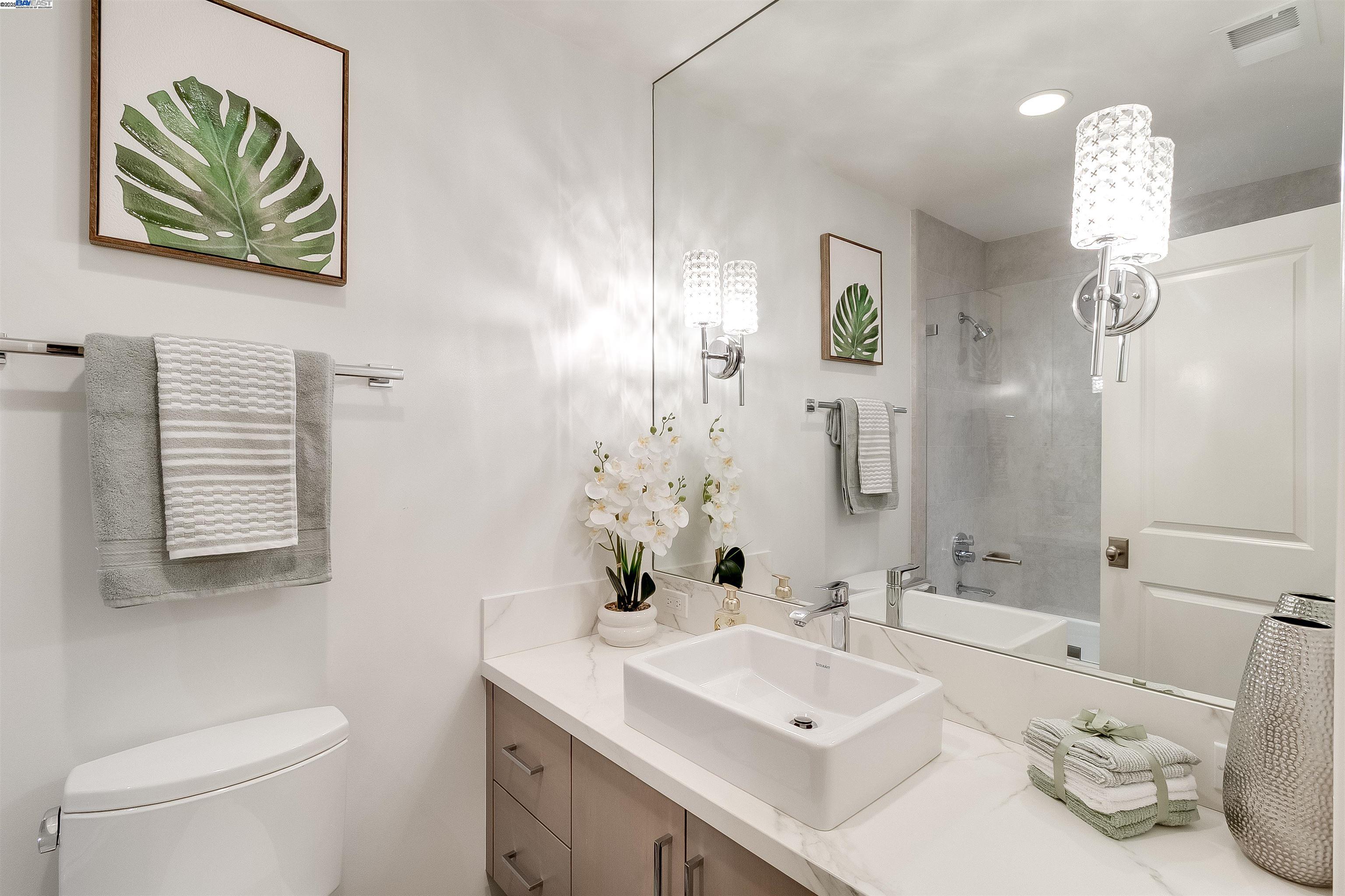 Detail Gallery Image 22 of 38 For 3387 Brittan Ave #9,  San Carlos,  CA 94070 - 3 Beds | 2 Baths
