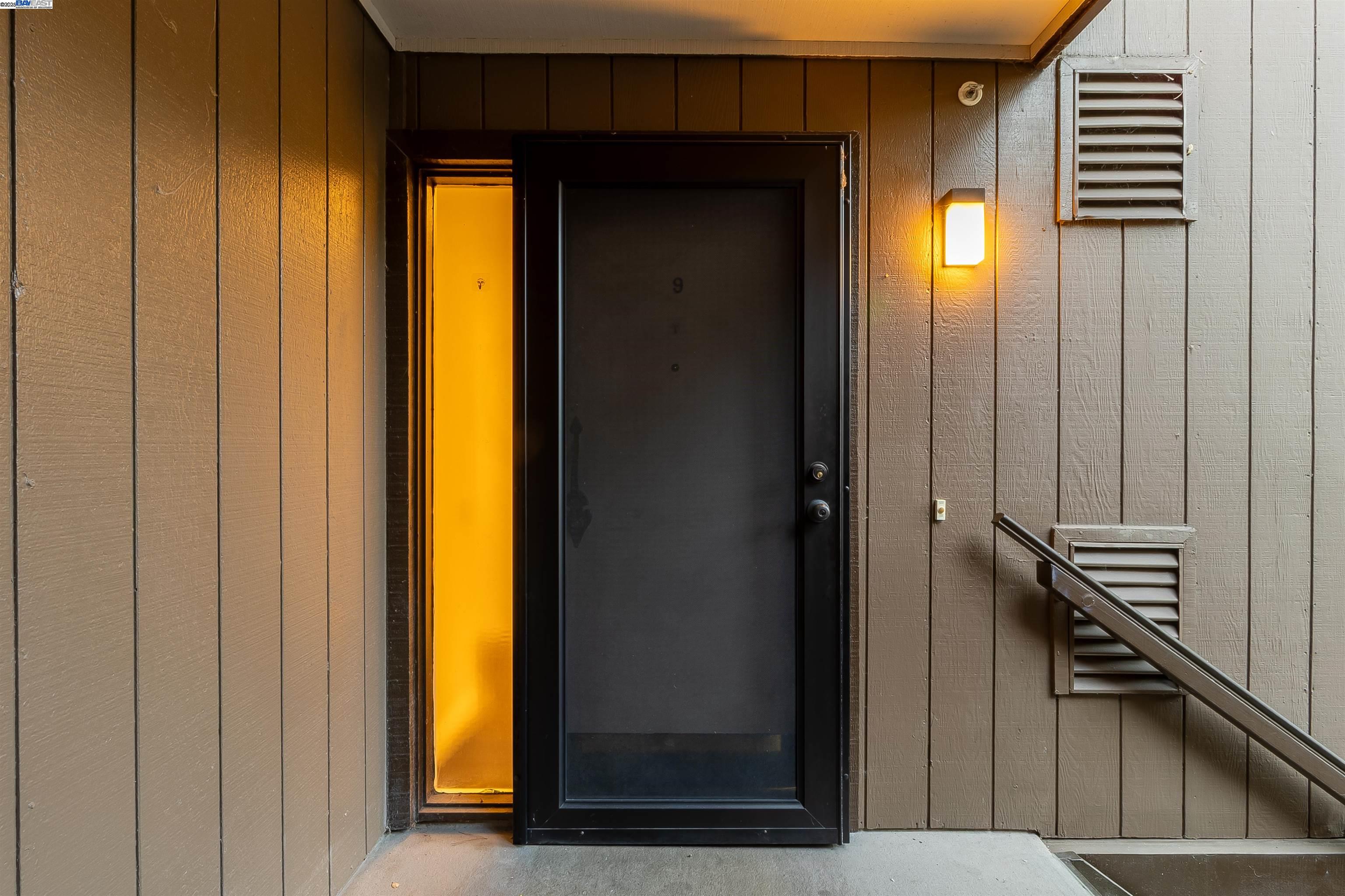 Detail Gallery Image 4 of 38 For 3387 Brittan Ave #9,  San Carlos,  CA 94070 - 3 Beds | 2 Baths