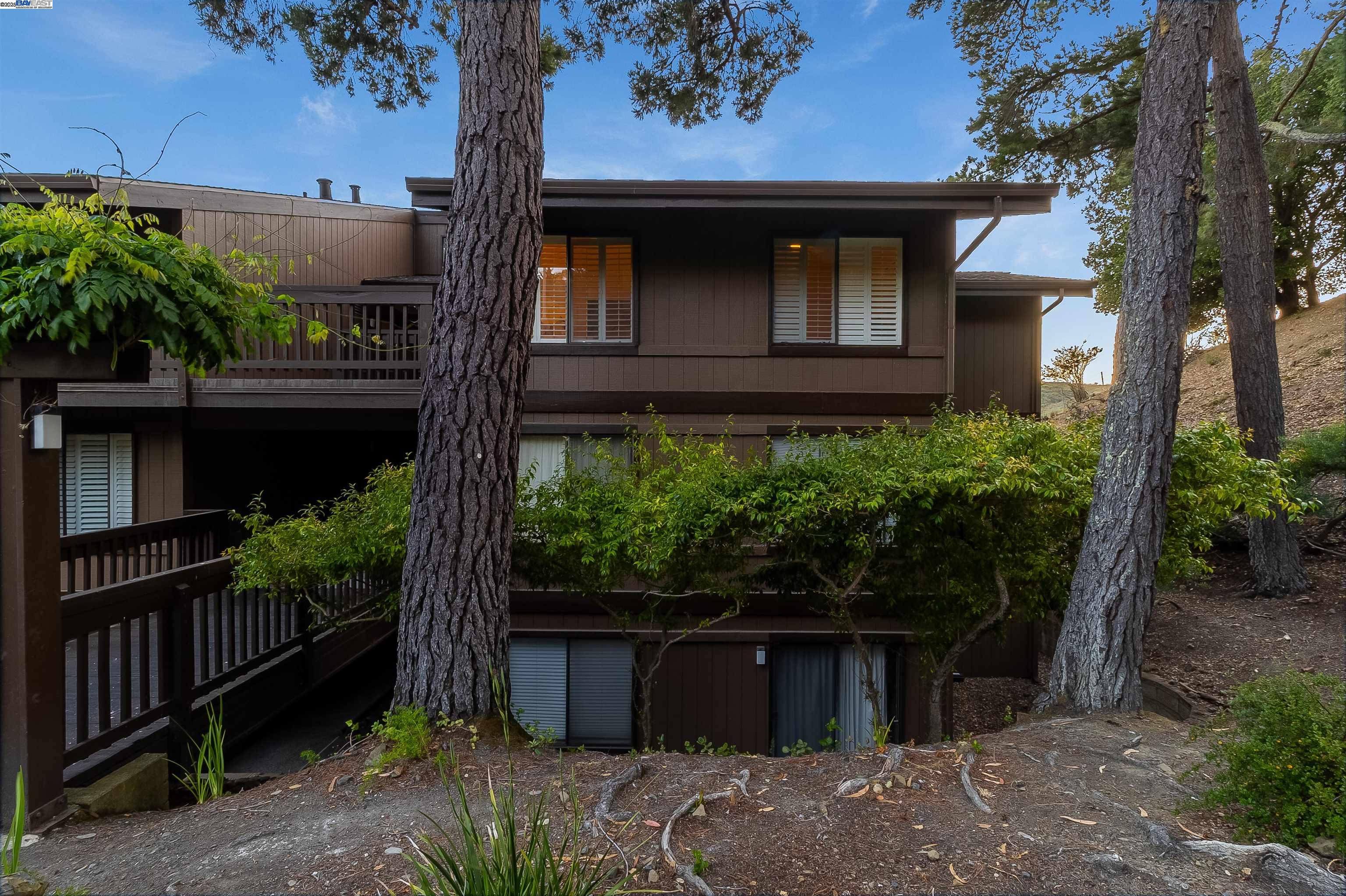 Detail Gallery Image 34 of 38 For 3387 Brittan Ave #9,  San Carlos,  CA 94070 - 3 Beds | 2 Baths