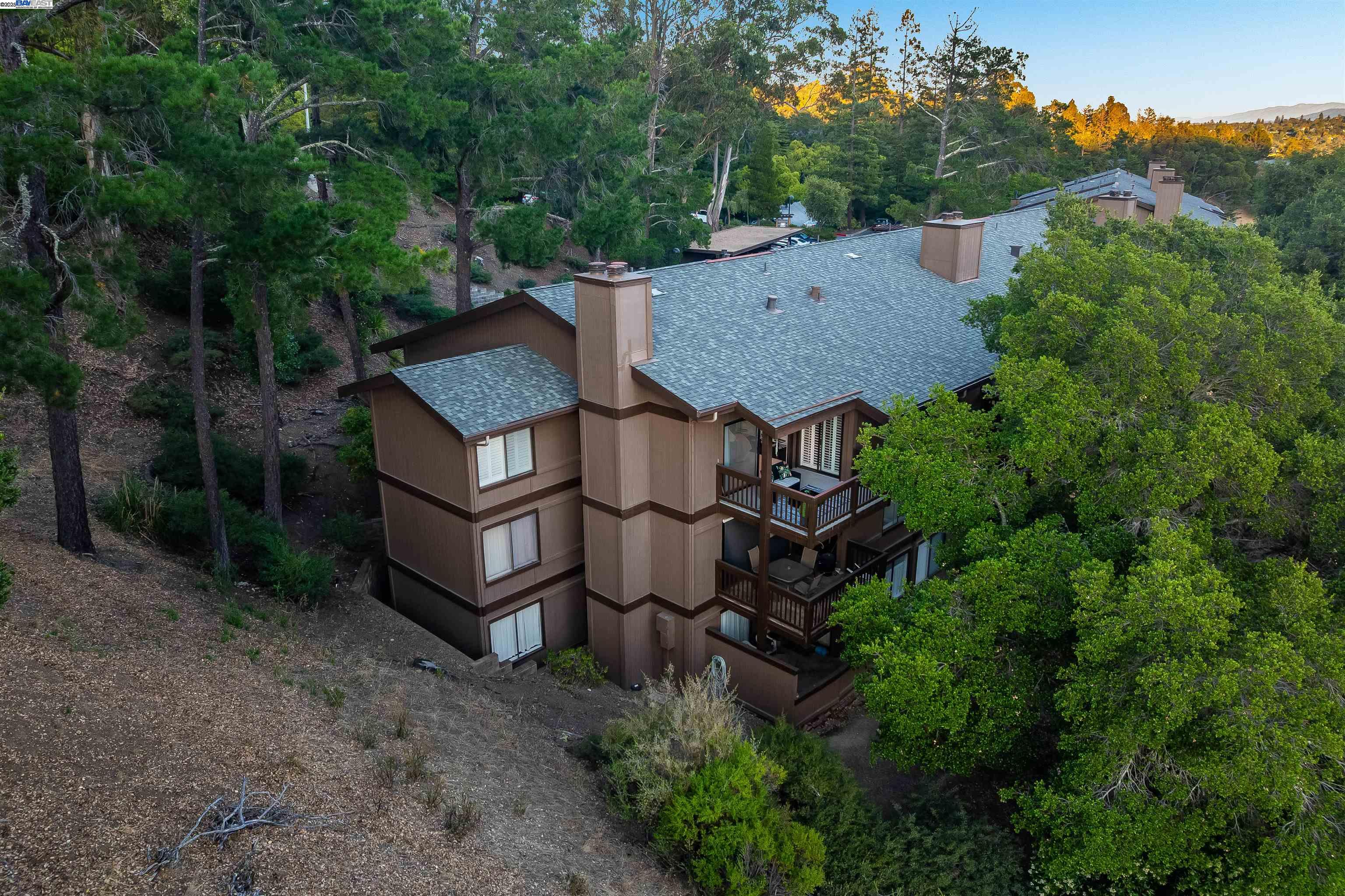 Detail Gallery Image 36 of 38 For 3387 Brittan Ave #9,  San Carlos,  CA 94070 - 3 Beds | 2 Baths