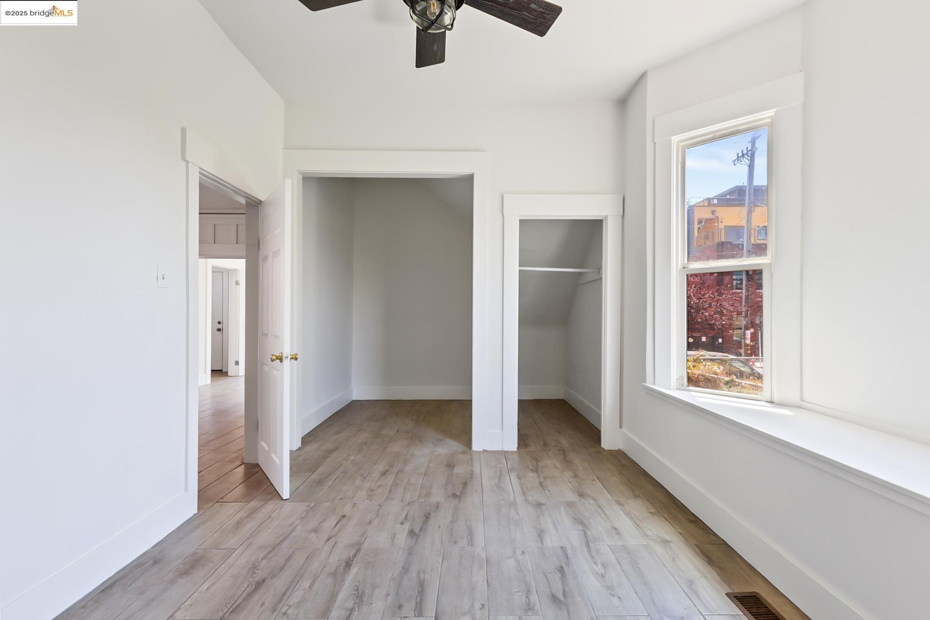 Detail Gallery Image 19 of 26 For 660 24th St, Oakland,  CA 94612 - – Beds | – Baths