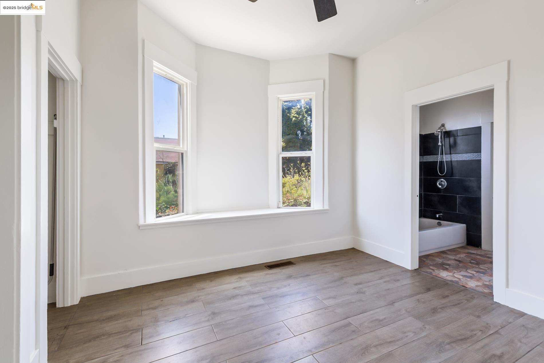 Detail Gallery Image 20 of 26 For 660 24th St, Oakland,  CA 94612 - – Beds | – Baths