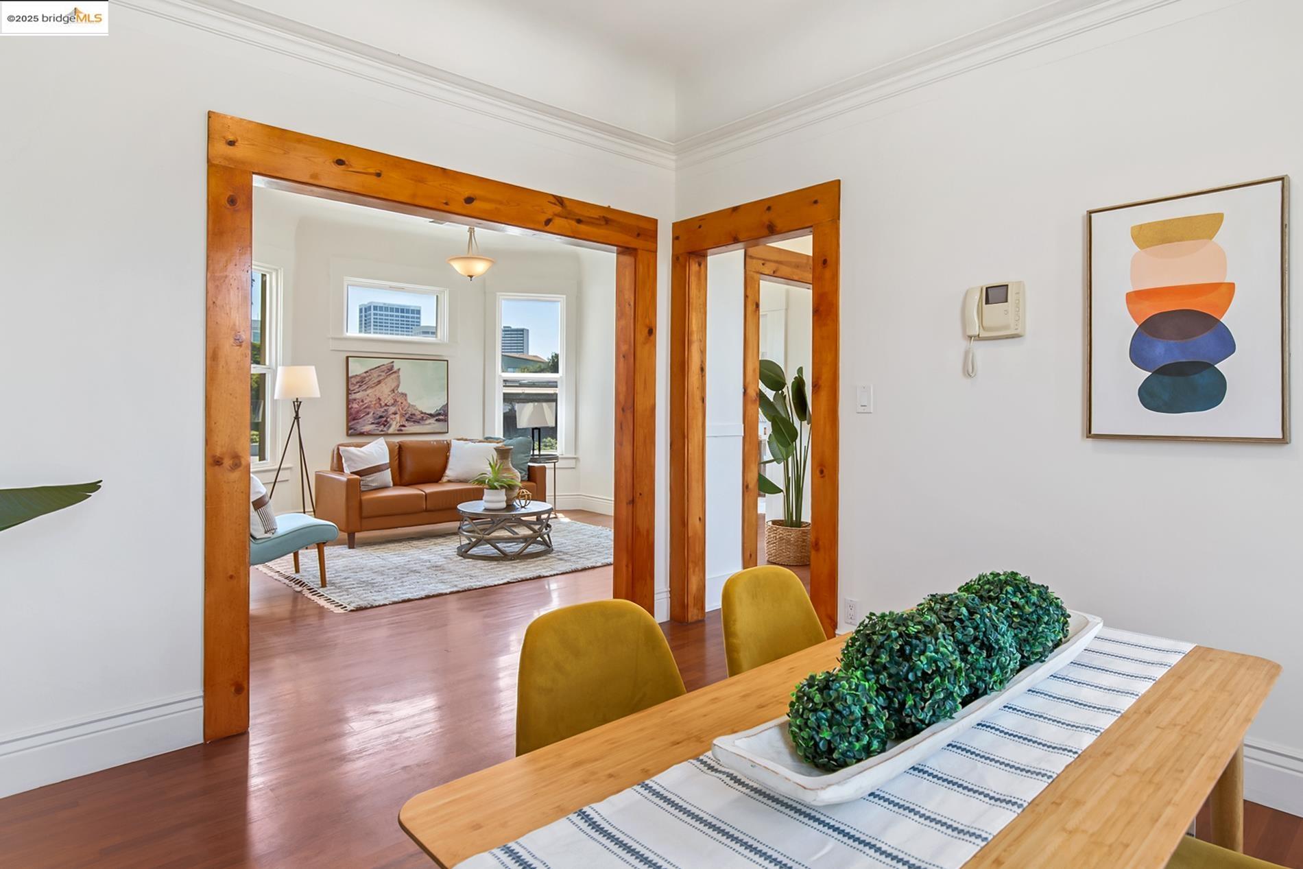 Detail Gallery Image 9 of 26 For 660 24th St, Oakland,  CA 94612 - – Beds | – Baths