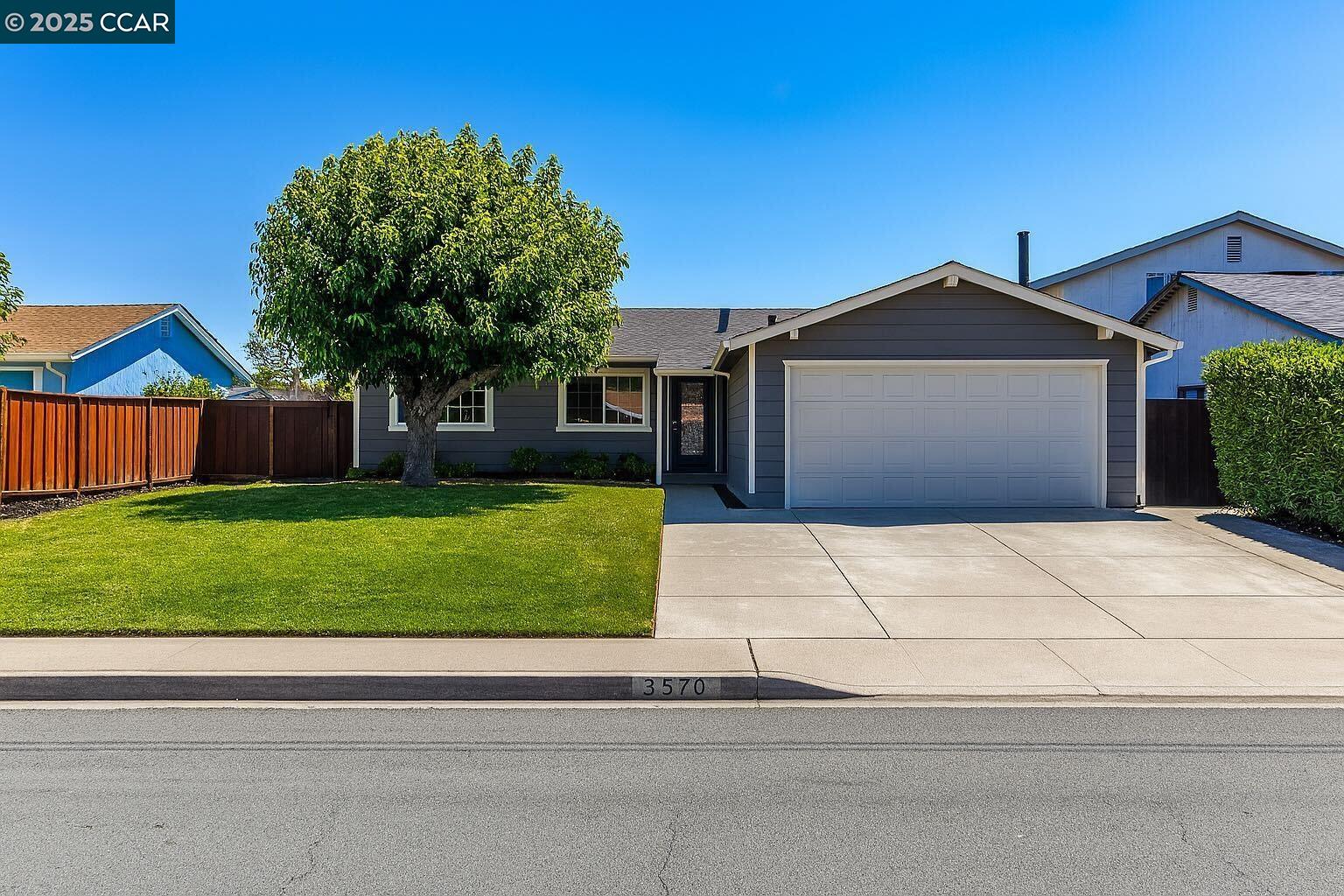 Detail Gallery Image 1 of 1 For 3570 Dumbarton St, Concord,  CA 94519 - 4 Beds | 2 Baths