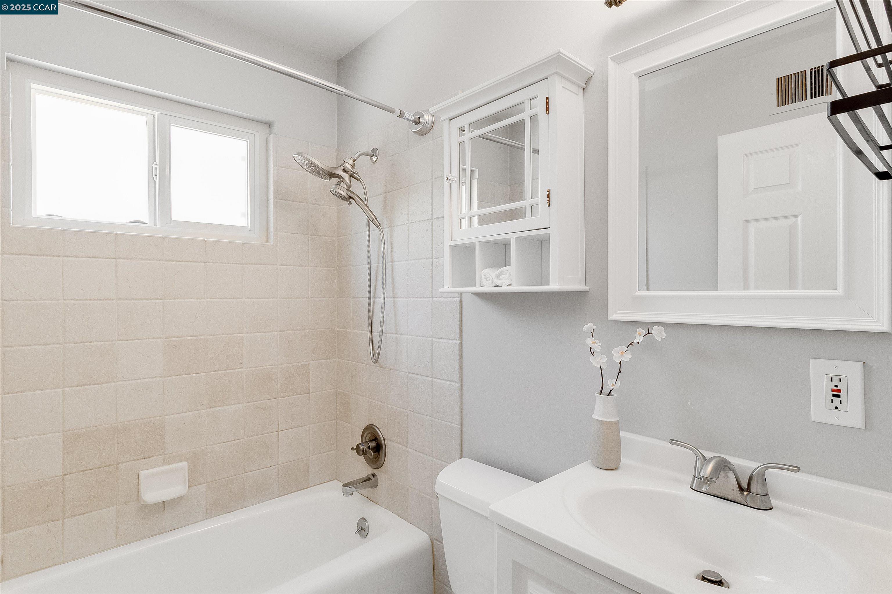 Detail Gallery Image 31 of 55 For 3570 Dumbarton St, Concord,  CA 94519 - 4 Beds | 2 Baths