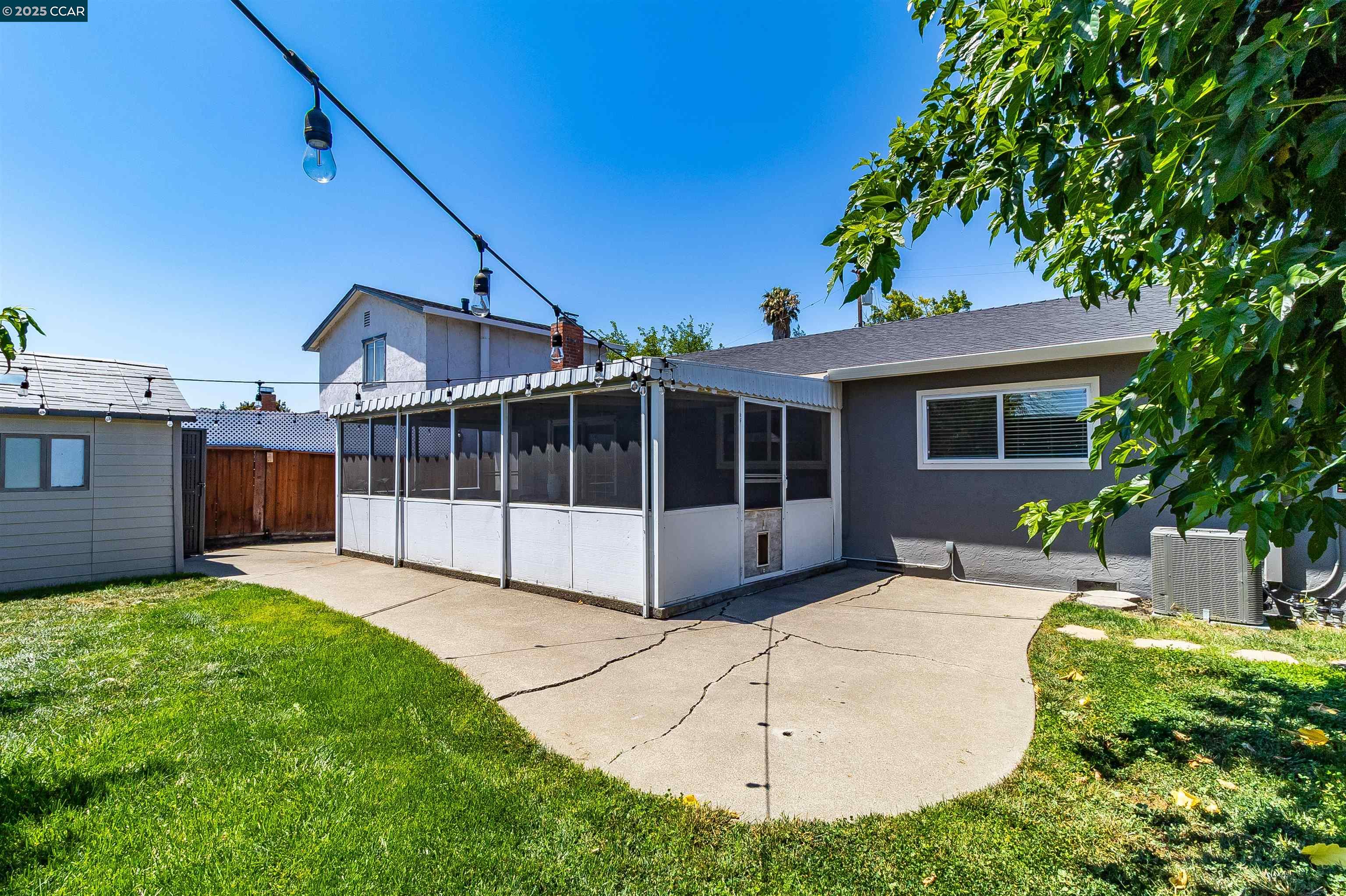 Detail Gallery Image 45 of 55 For 3570 Dumbarton St, Concord,  CA 94519 - 4 Beds | 2 Baths