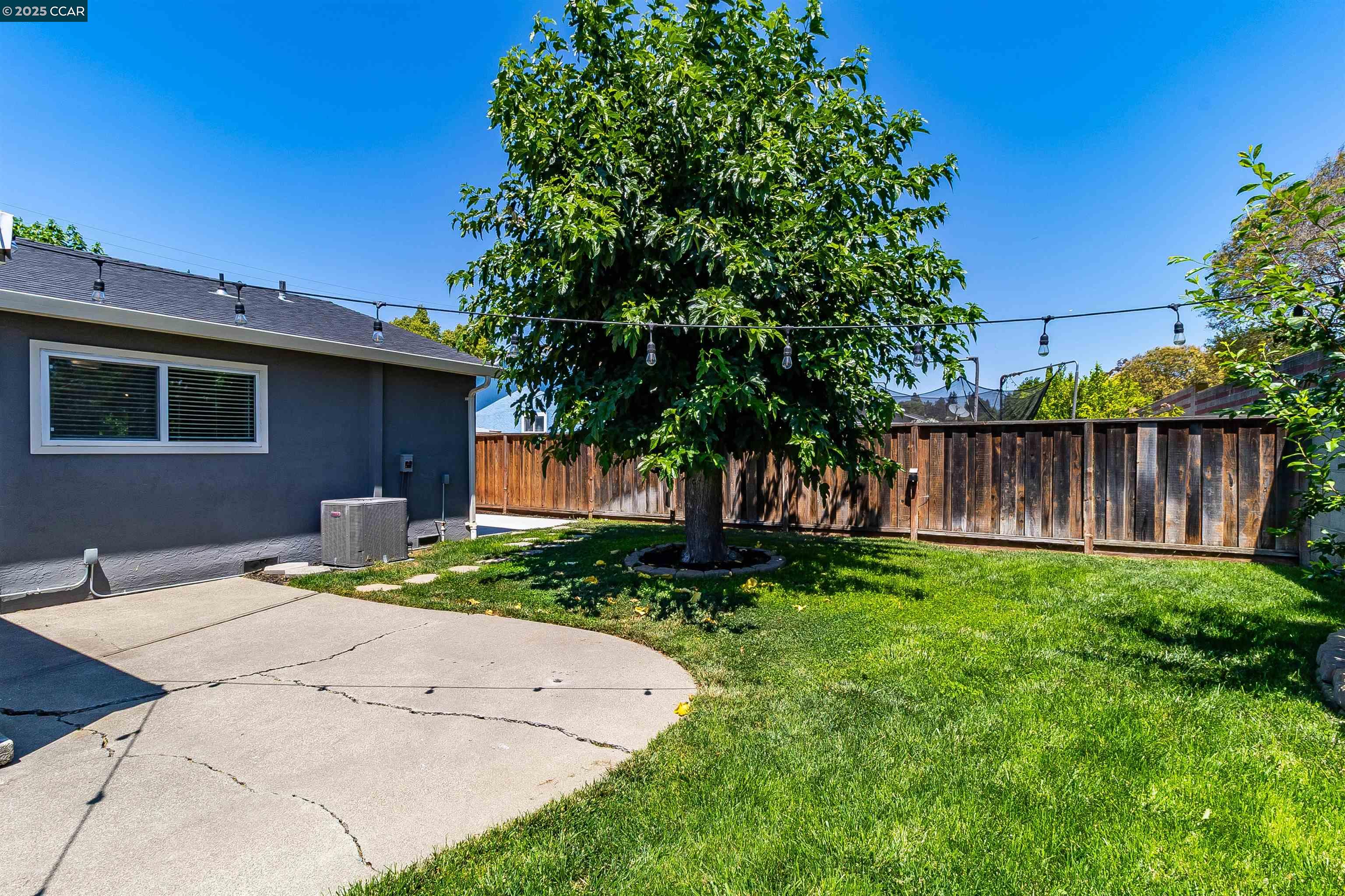 Detail Gallery Image 49 of 55 For 3570 Dumbarton St, Concord,  CA 94519 - 4 Beds | 2 Baths