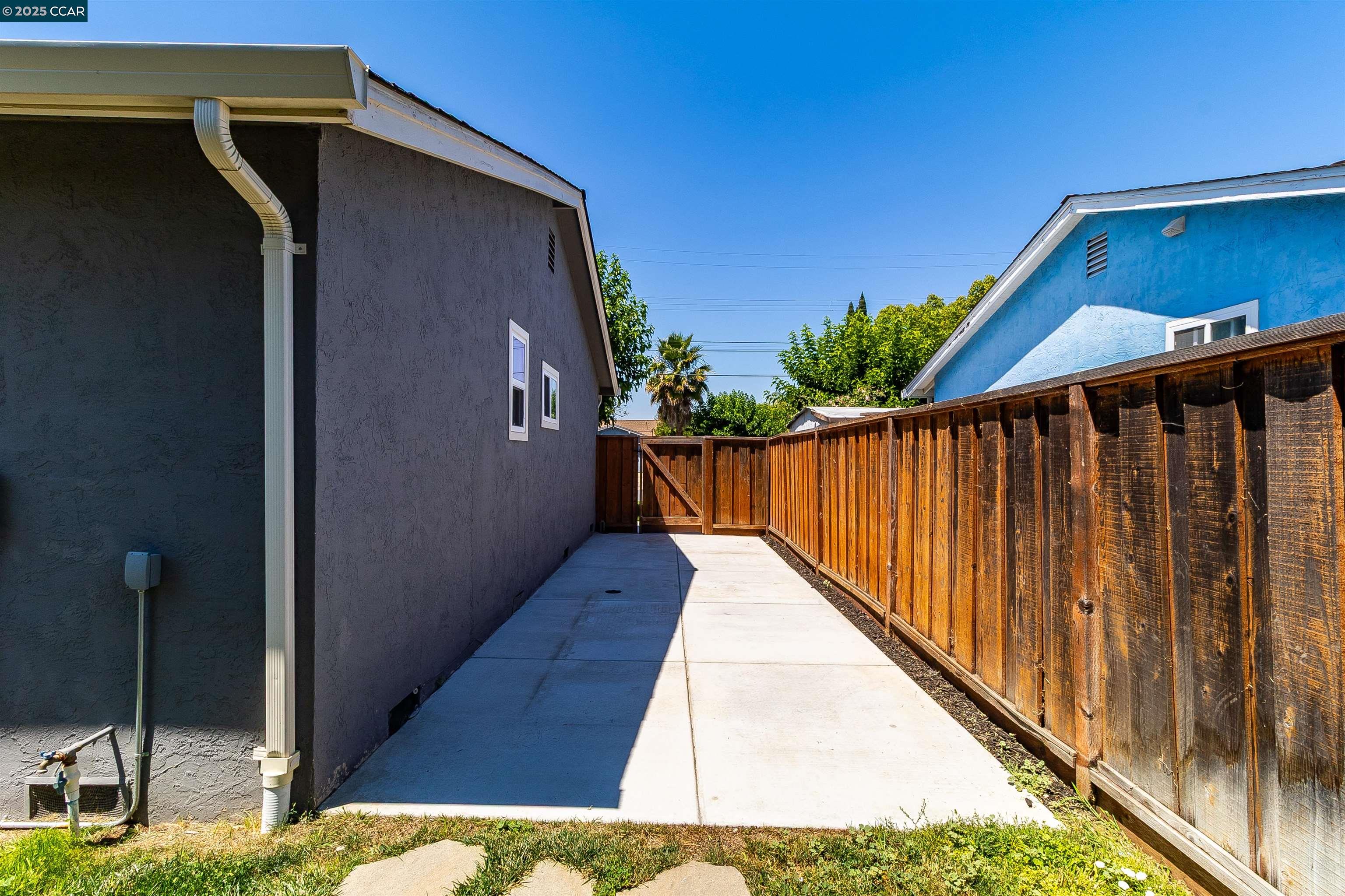 Detail Gallery Image 54 of 55 For 3570 Dumbarton St, Concord,  CA 94519 - 4 Beds | 2 Baths