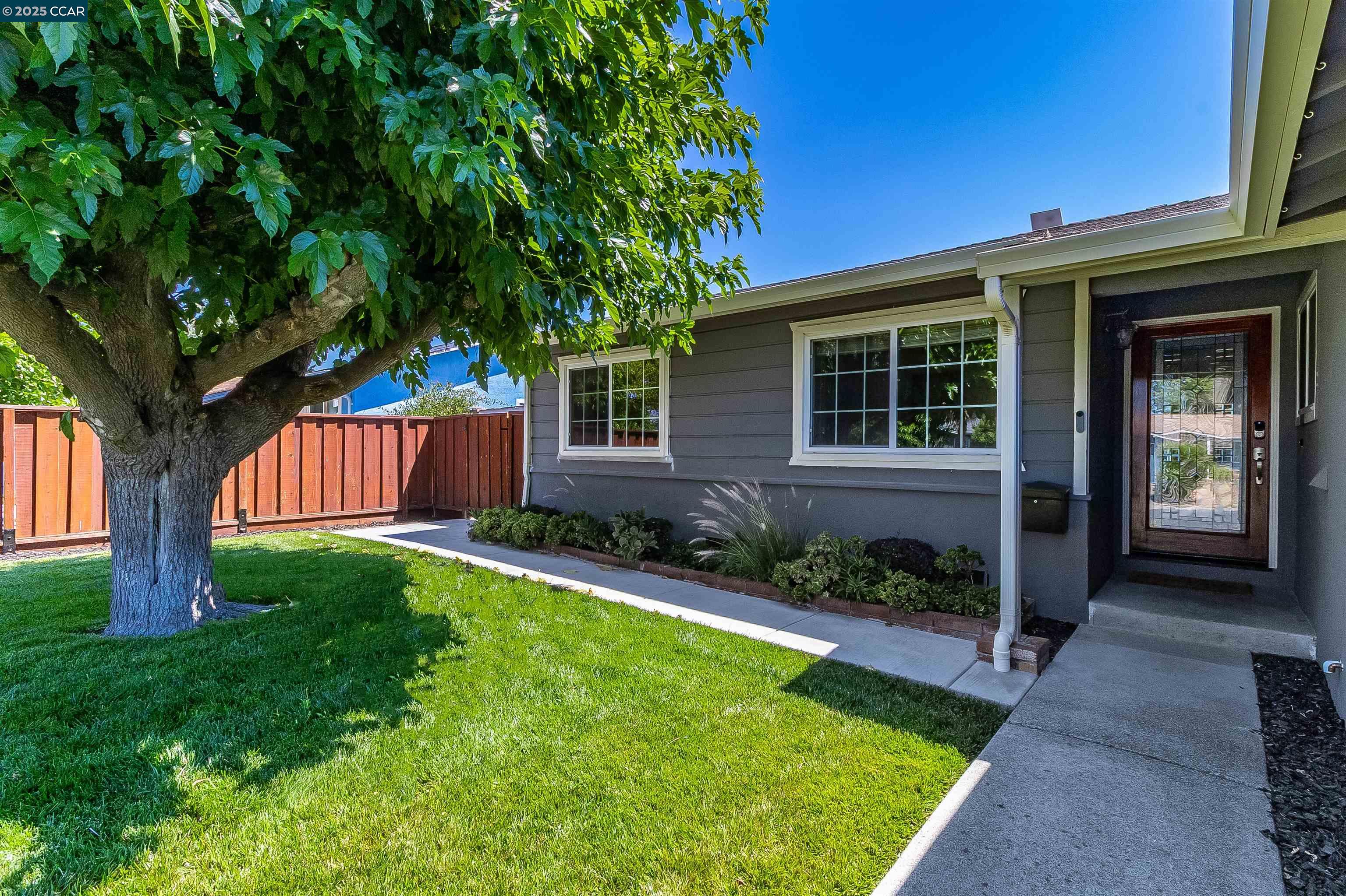 Detail Gallery Image 7 of 55 For 3570 Dumbarton St, Concord,  CA 94519 - 4 Beds | 2 Baths