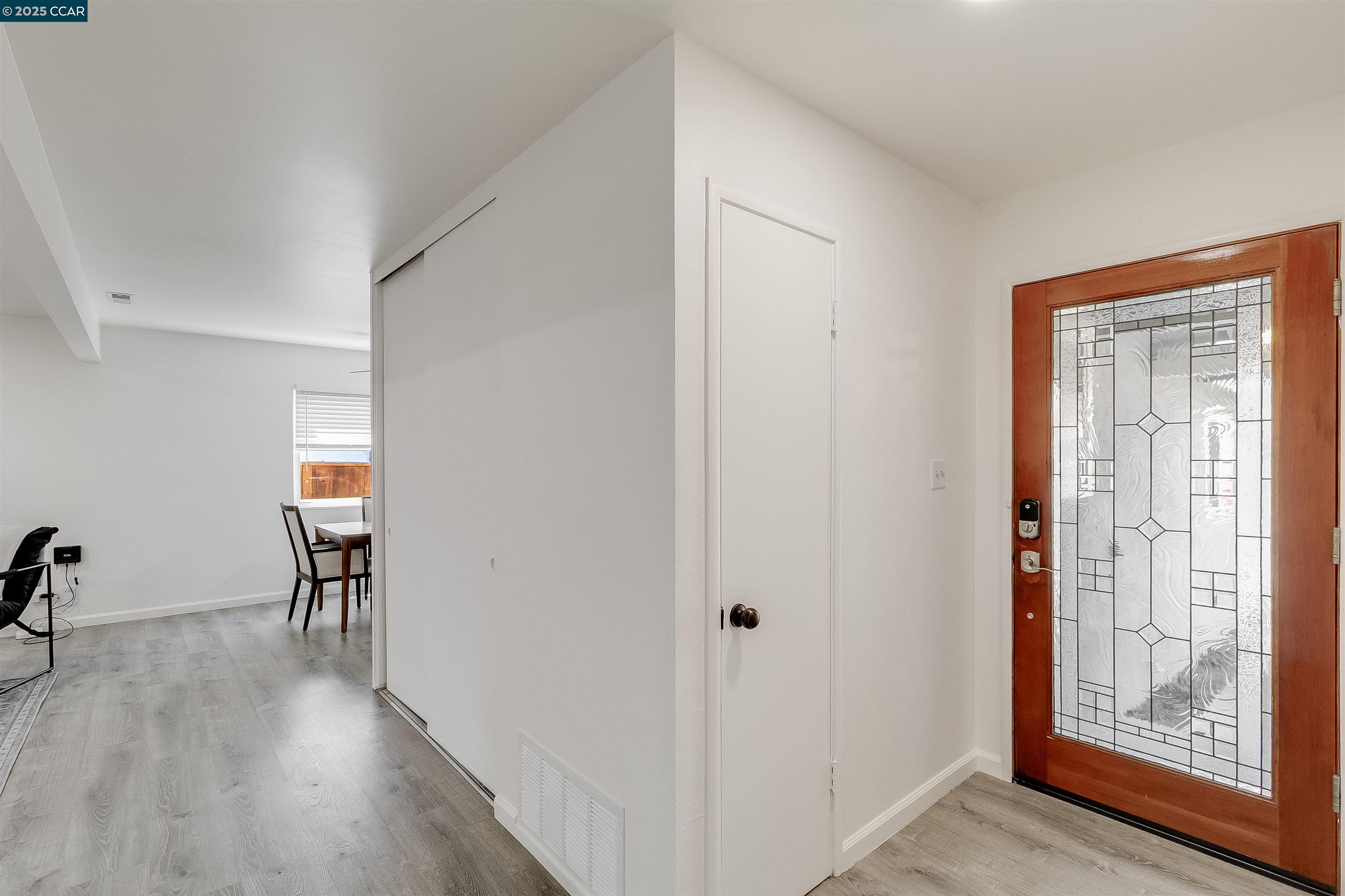 Detail Gallery Image 9 of 55 For 3570 Dumbarton St, Concord,  CA 94519 - 4 Beds | 2 Baths