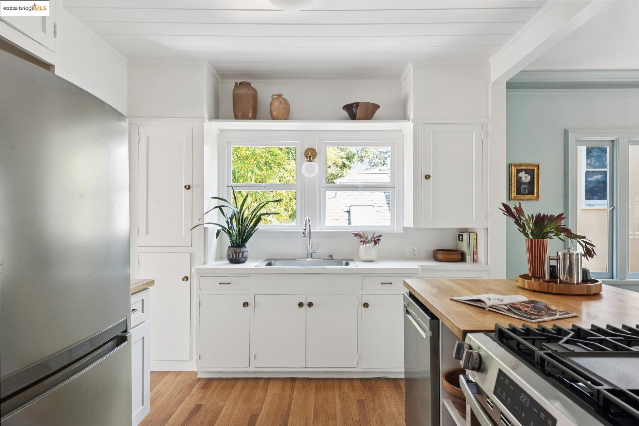 1189 Sutter St, Berkeley, California 94707, 3 Bedrooms Bedrooms, 5 Rooms Rooms,1 BathroomBathrooms,Residential,For Sale,1189 Sutter St,41104941