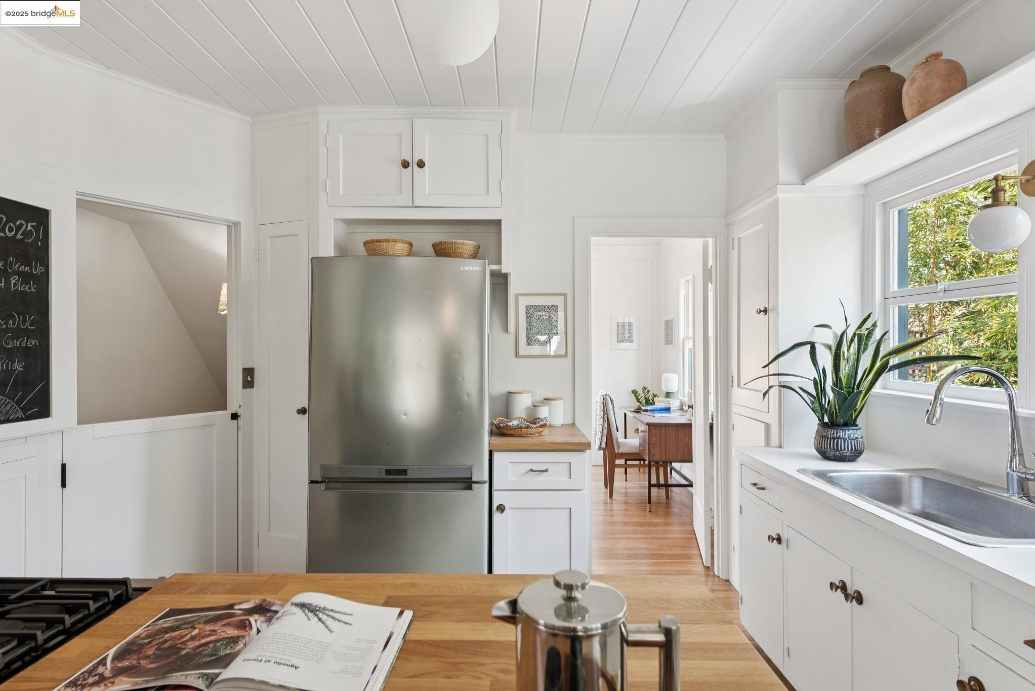 1189 Sutter St, Berkeley, California 94707, 3 Bedrooms Bedrooms, 5 Rooms Rooms,1 BathroomBathrooms,Residential,For Sale,1189 Sutter St,41104941