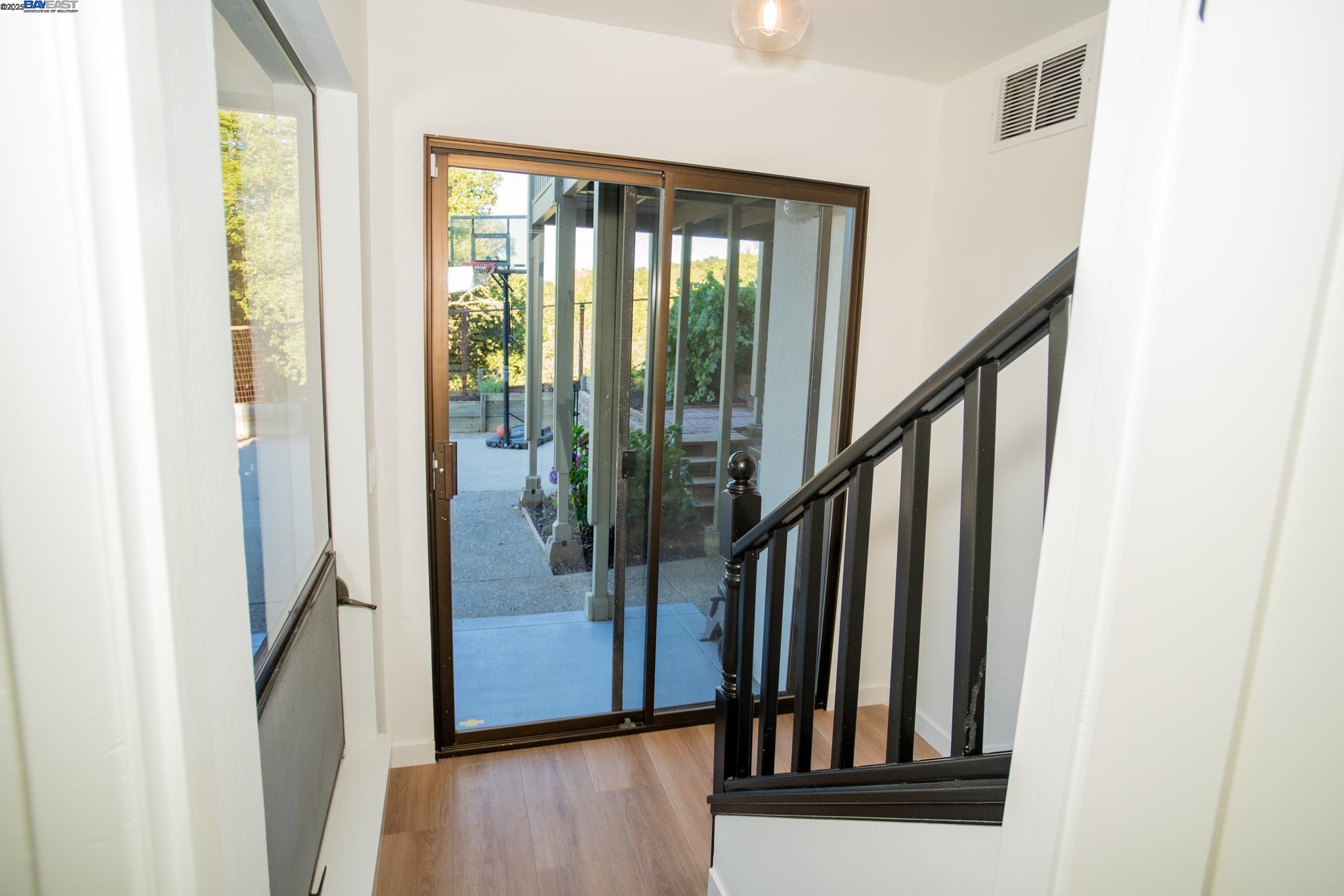 Detail Gallery Image 43 of 60 For 4732 Mira Vista Drive, Castro Valley,  CA 94546-1034 - 4 Beds | 3 Baths
